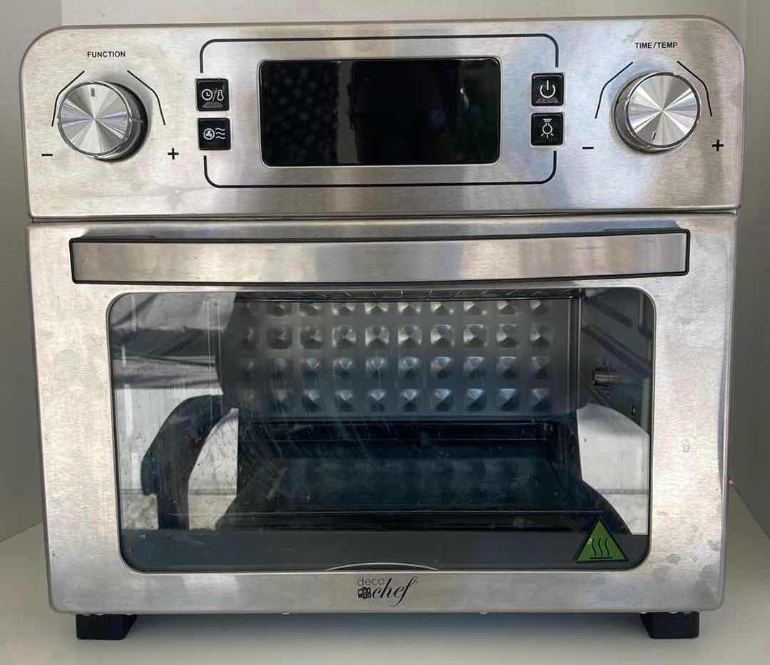 Photo 2 of DECO CHEF 24QT AIR FRYER OVEN MODEL DGTQAIRSTS W ACCESSORIES 16” X 12” H14.5”