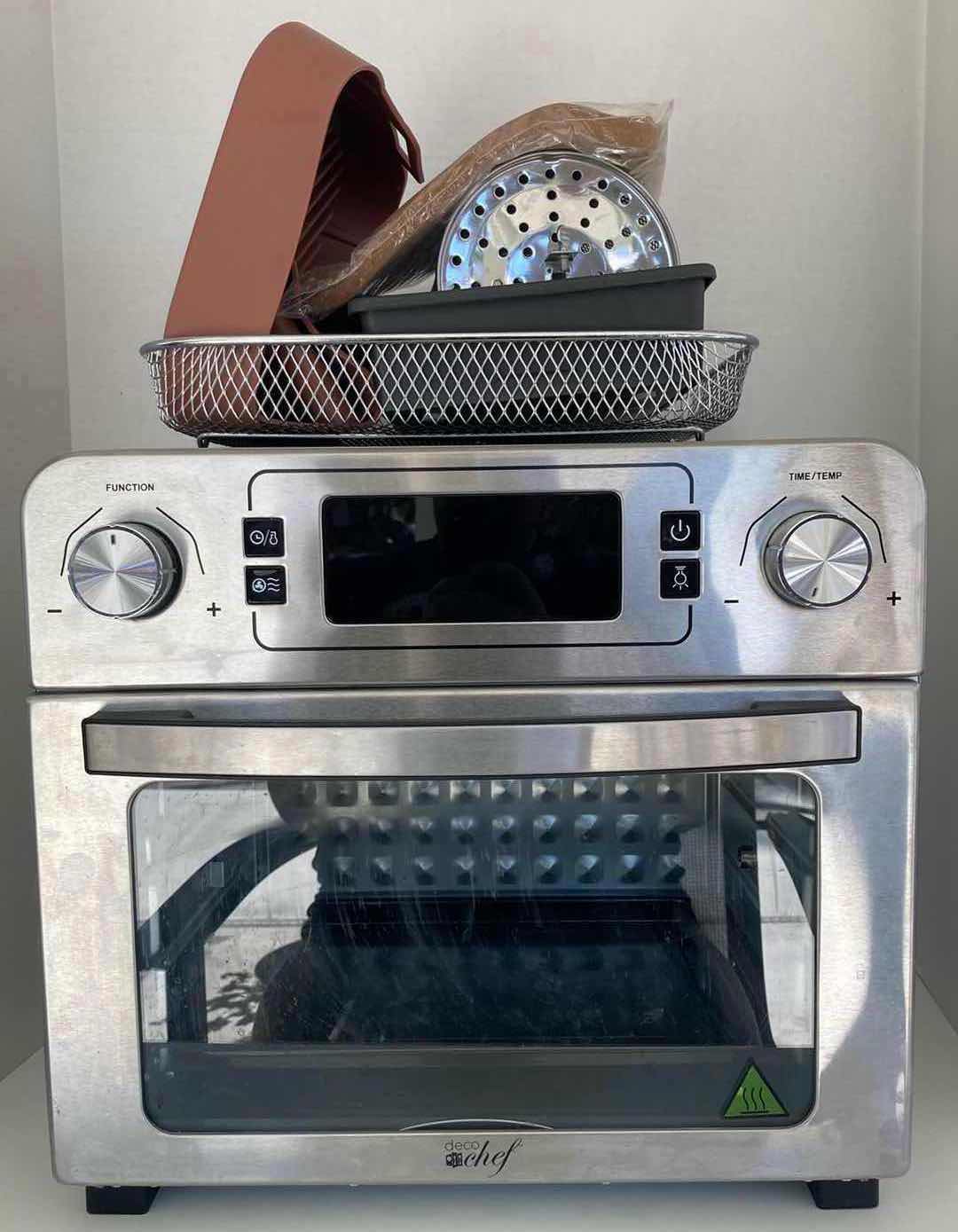 Photo 1 of DECO CHEF 24QT AIR FRYER OVEN MODEL DGTQAIRSTS W ACCESSORIES 16” X 12” H14.5”