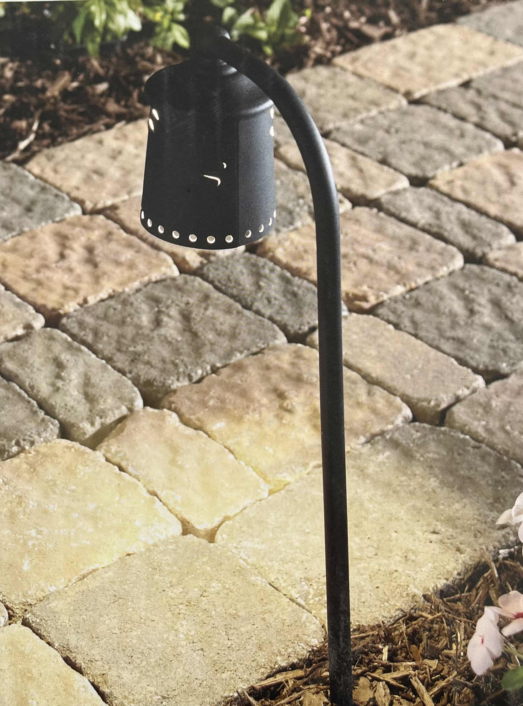 Photo 1 of HAMPTON BAY BLACK FINISH METAL OUTDOOR LOW VOLTAGE LED PATHWAY LIGHT