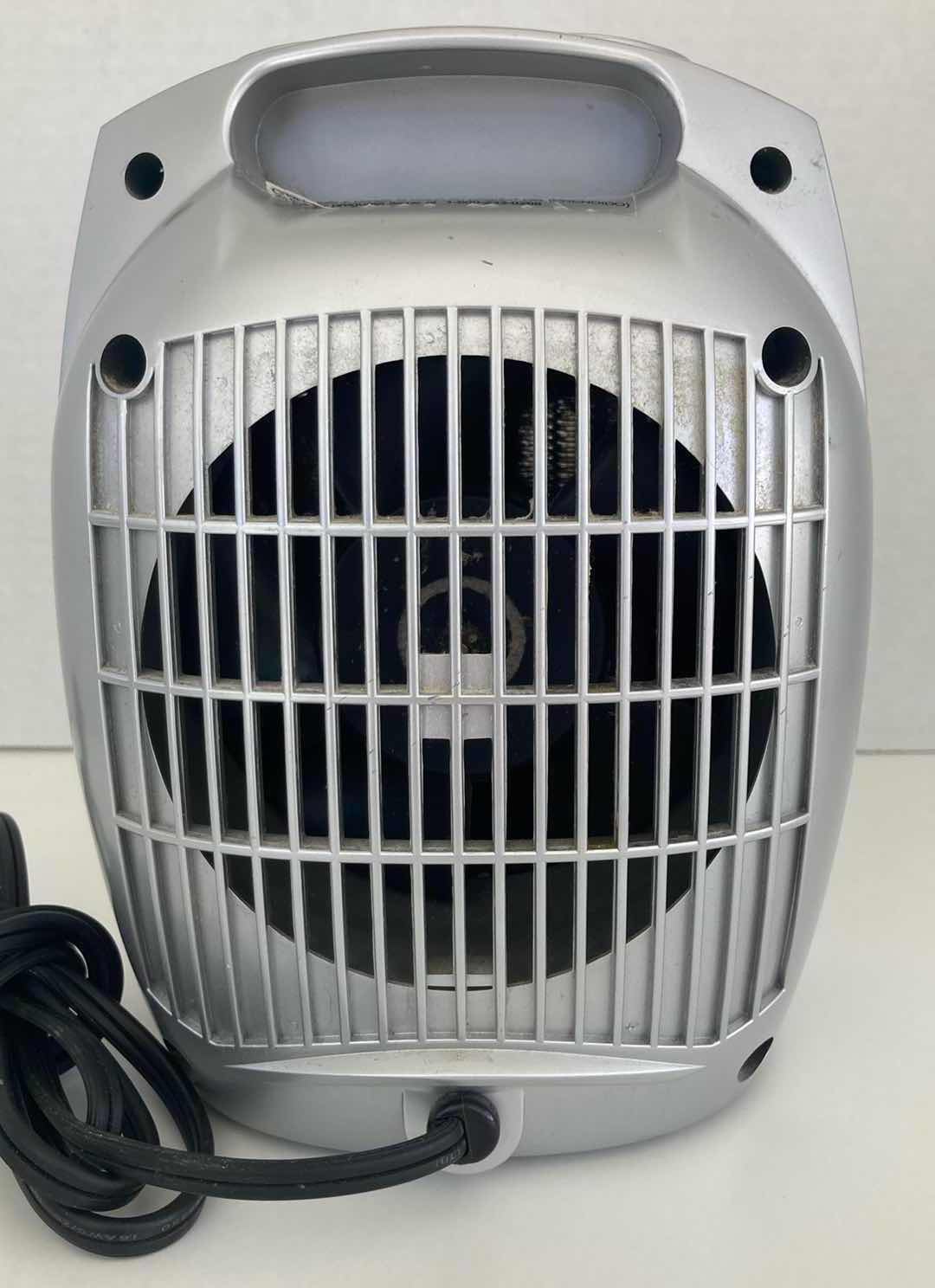 Photo 4 of LASKO MINI CERAMIC AIR HEATER MODEL 5400