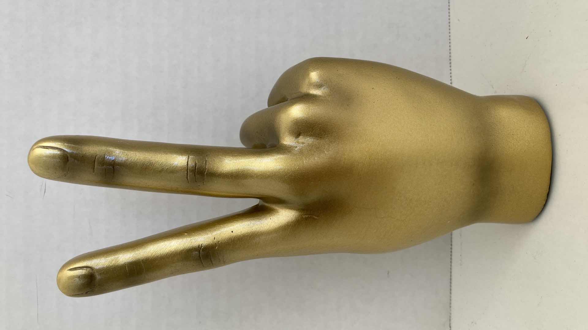 Photo 1 of GOLD FINISH PEACE SIGN HAND GESTURE RESIN STATUE H8.75”