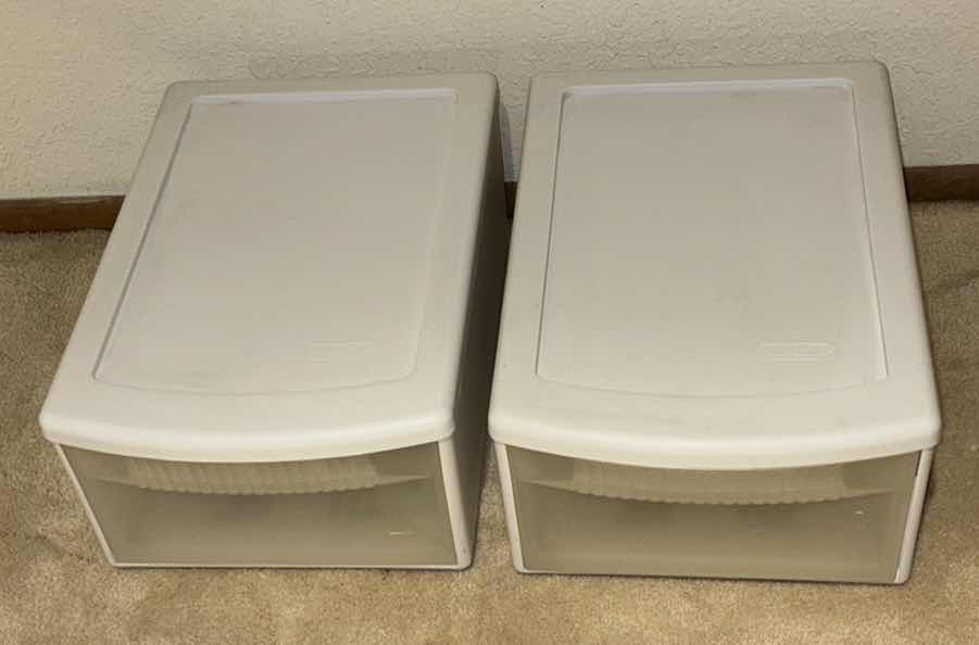 Photo 3 of STERILITE STACKABLE BINS W LIDS 17.25” X 12” H7.5” (2)