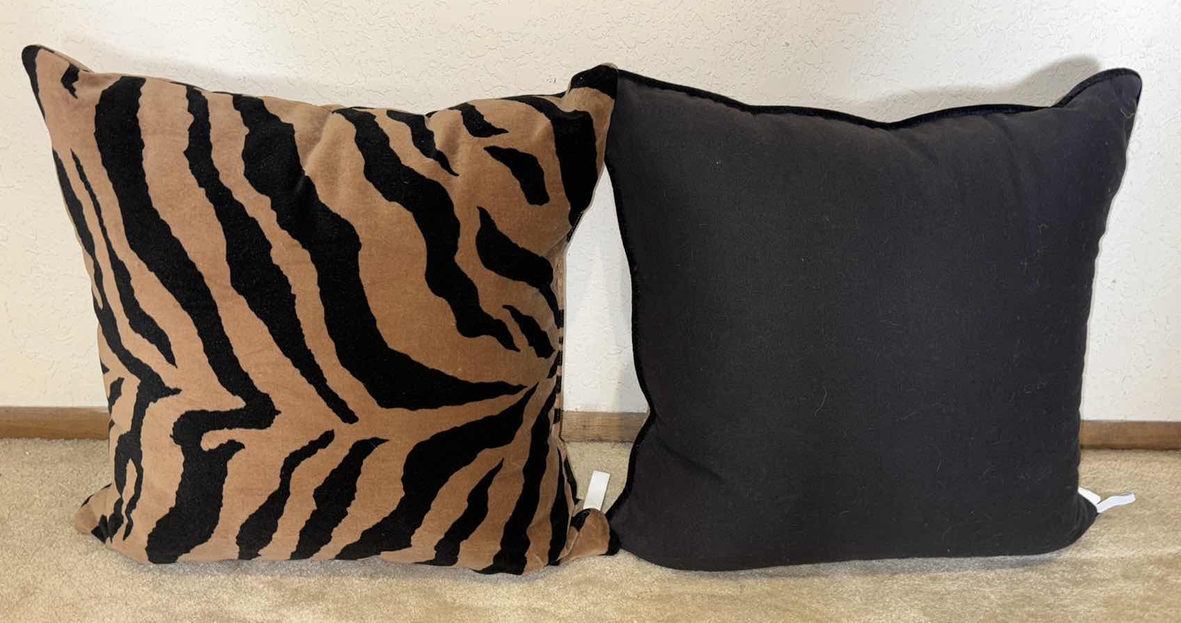 Photo 4 of NEWPORT ANIMAL PRINT 20” THROW PILLOWS (2)