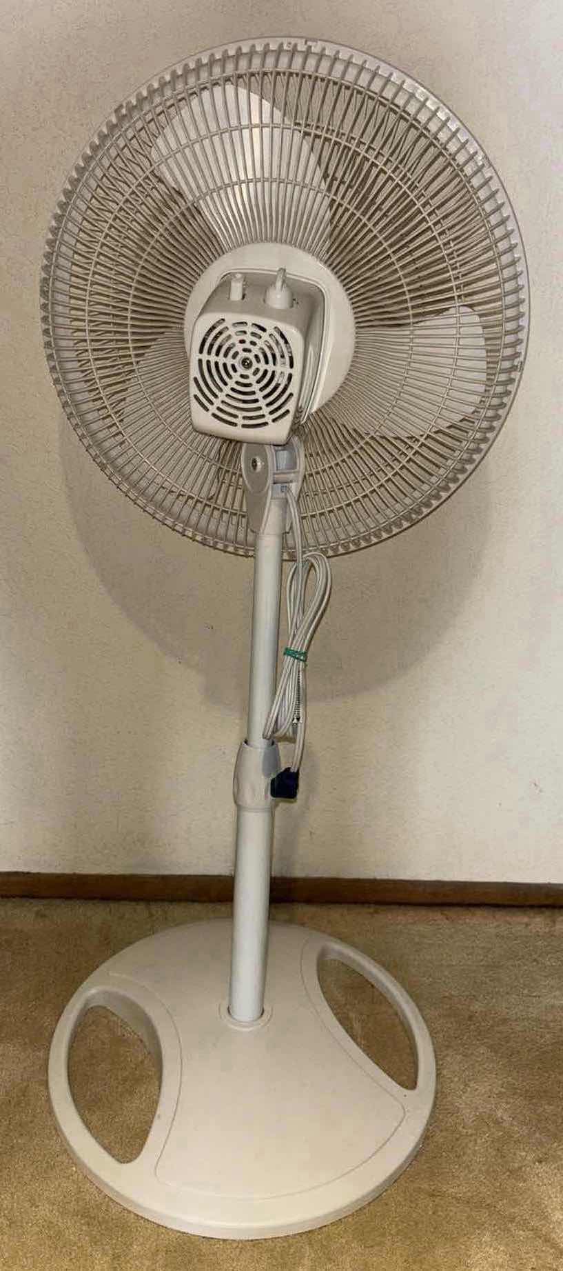 Photo 2 of LASKO 18” STAND-UP OSCILLATING WHITE FAN