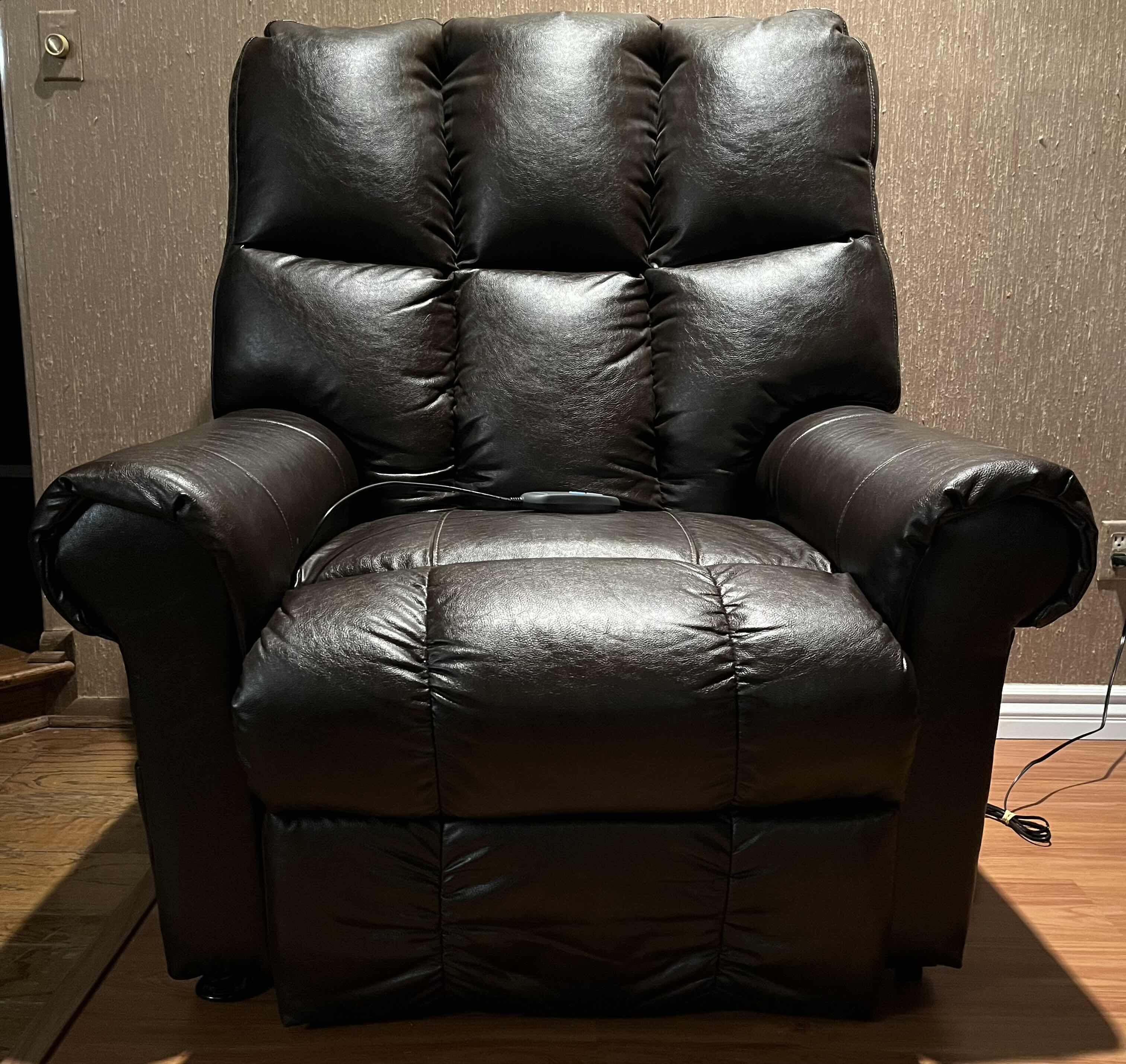 Photo 1 of CATNAPPER OVERSIZED POWER LIFTER DARK BROWN LEATHER RECLINER CHAIR 45” X 42” H48”-67” (READ NOTES)