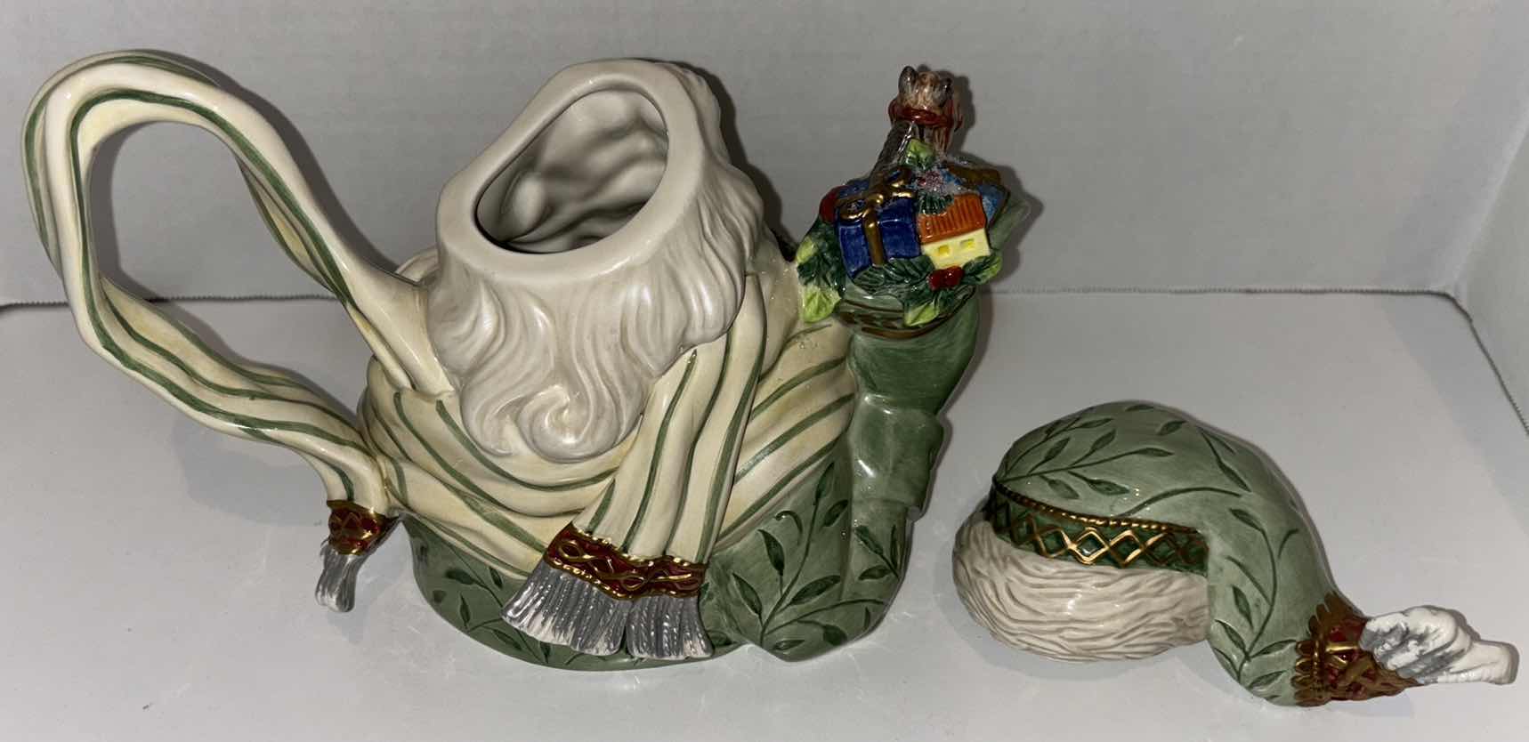 Photo 4 of FITZ & FLOYD CLASSICS HANDCRAFTED CHINA, GREGORIAN COLLECTION SANTA CLAUSE FIGURAL 5 CUP TEAPOT & LID