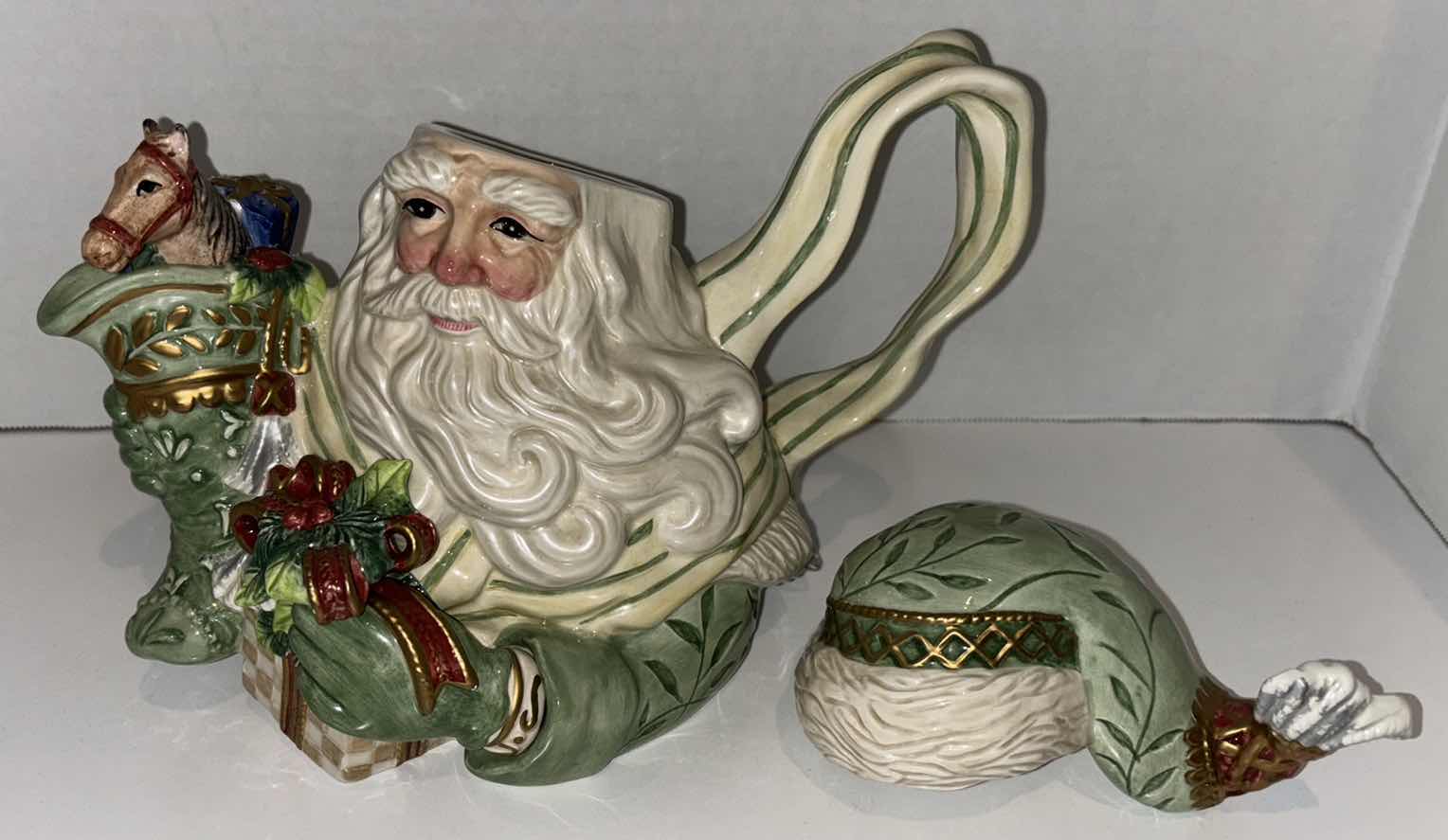 Photo 3 of FITZ & FLOYD CLASSICS HANDCRAFTED CHINA, GREGORIAN COLLECTION SANTA CLAUSE FIGURAL 5 CUP TEAPOT & LID