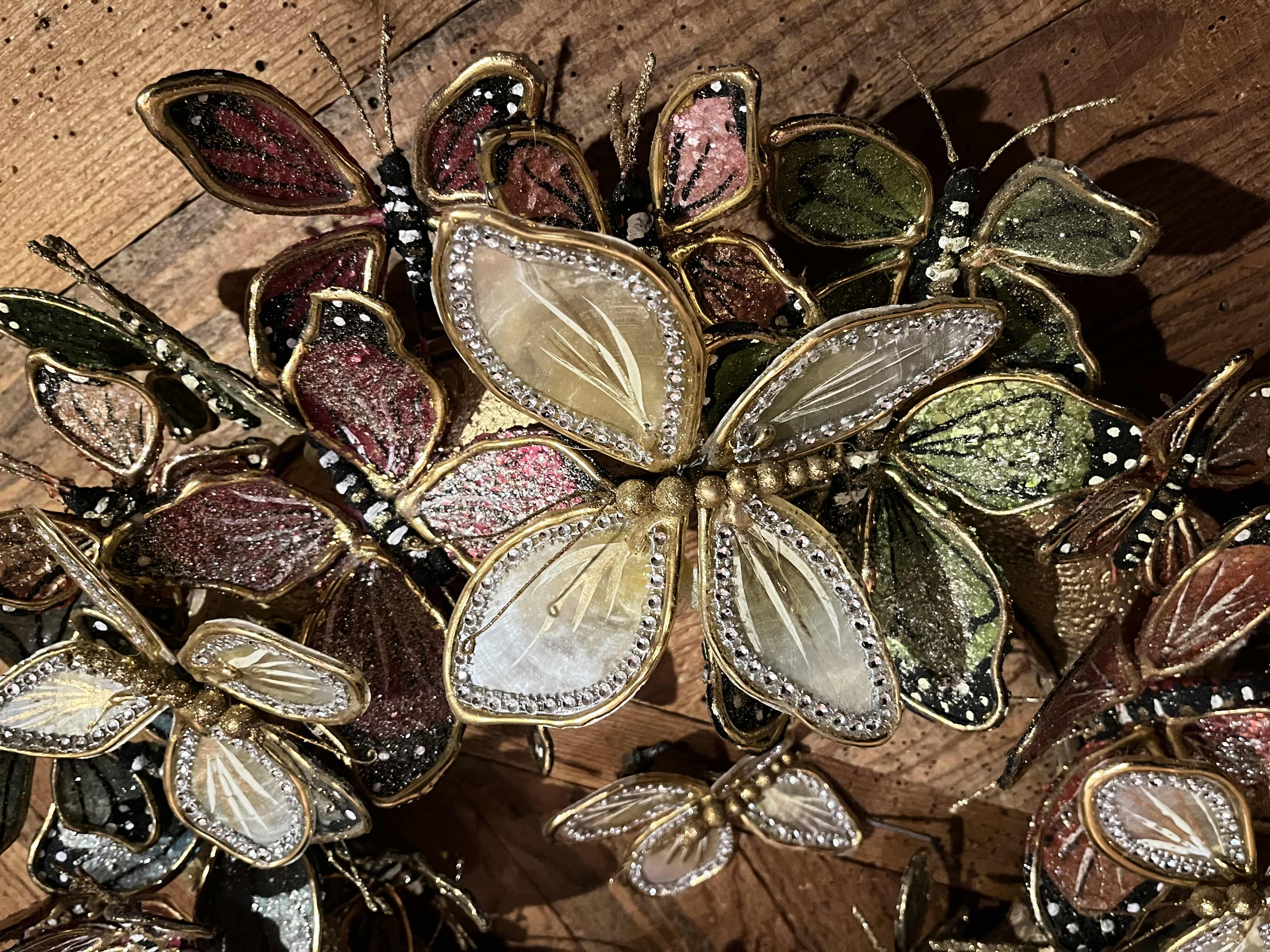 Photo 4 of BUTTERFLY BEDAZZLED RESIN REEF 21” X 21”