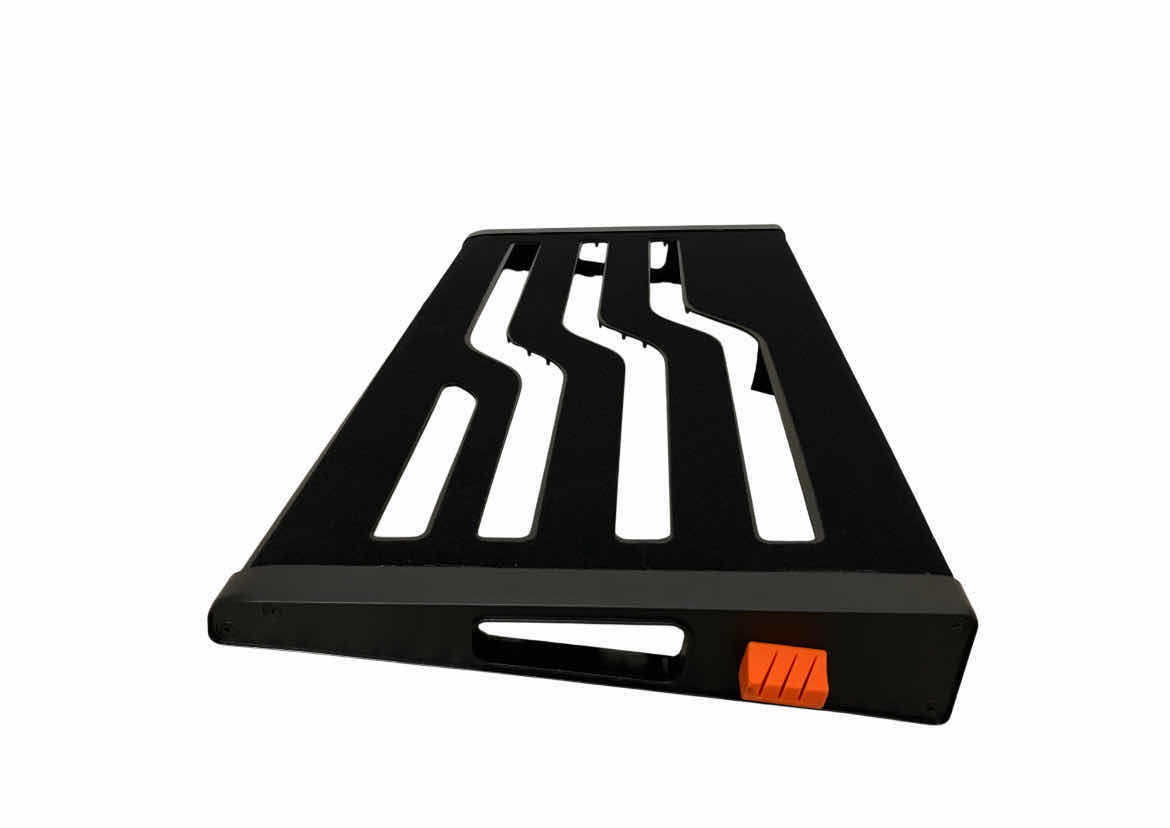 Photo 1 of DONNER 22” PEDAL BOARD W SOFT CASE DB-S300
