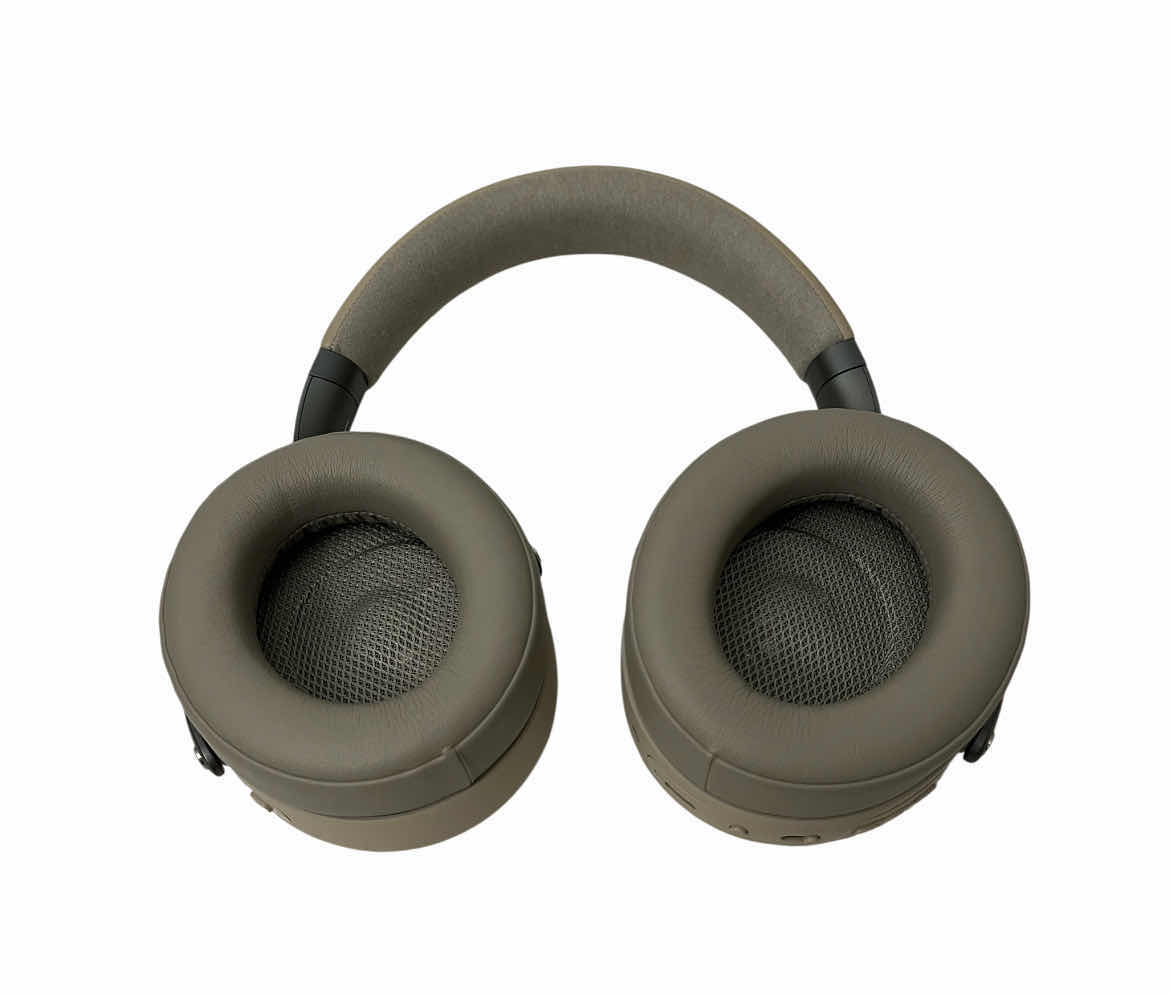 Photo 1 of FOCAL BATHYS DUNE ALUMINUM MAGNESIUM WIRELESS BLUETOOTH CLOSED-BACK HEADPHONES W FOCAL HARD CASE