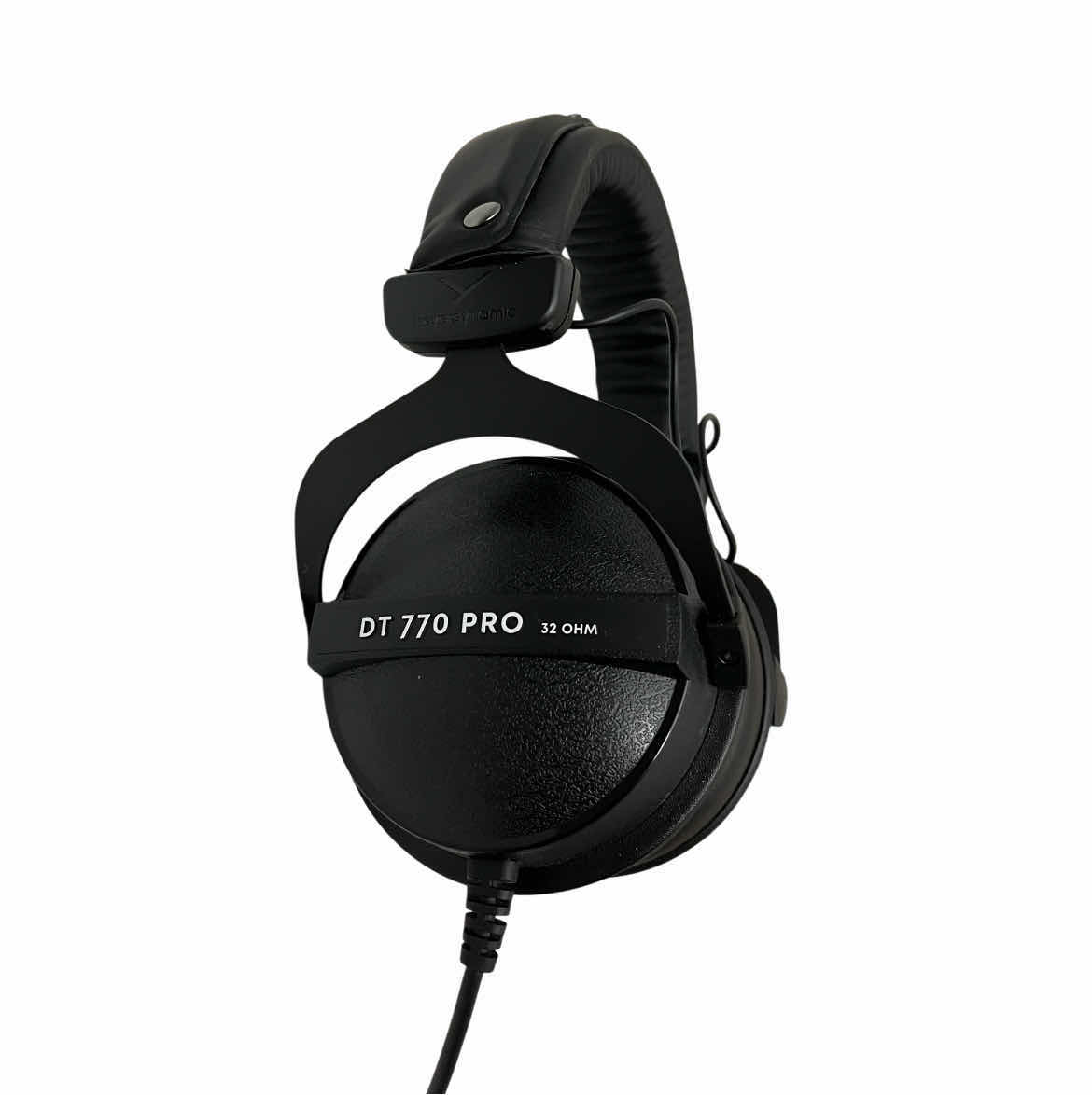 Photo 1 of BEYOND DYNAMIC 32 OHM CORDED HEADPHONES DT770PRO W AENLLOSI HARD CASE