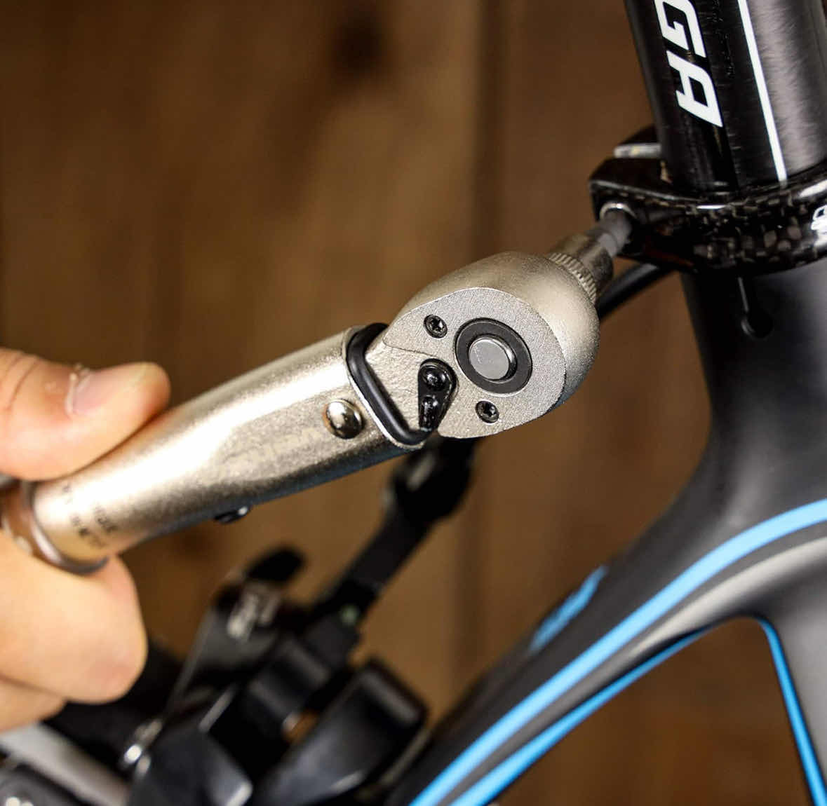 Photo 1 of VENZO 1/4” DRIVE CLICK TORQUE WRENCH SET 2-22Nm BICYCLE MAINTENANCE FOR ROAD & MOUNTAIN BIKES, INCLUDES ALLEN & TORX SOCKETS 4mm & 5mm