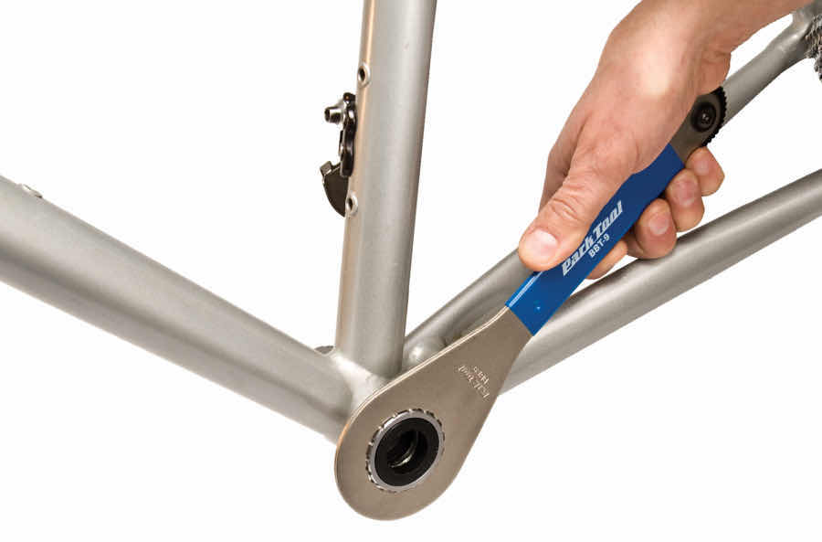 Photo 1 of NEW PARK TOOL BOTTOM BRACKET & LOCKRING TOOL BBT-9