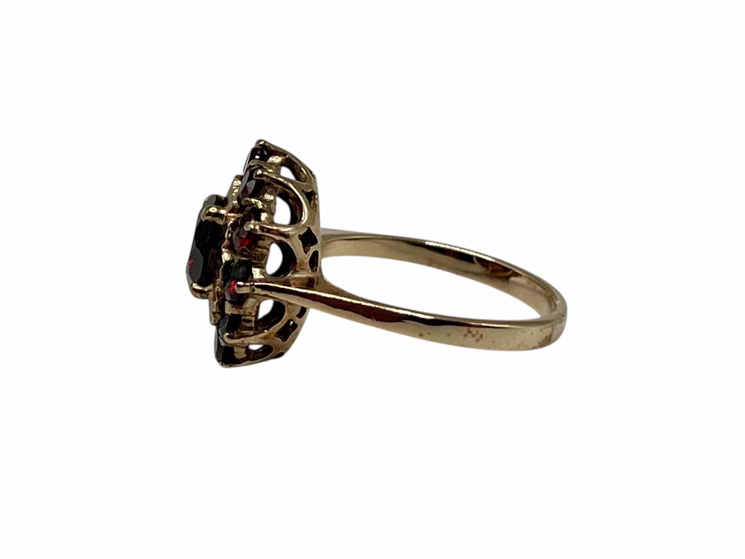 Photo 1 of GARNET 0.6” GEM CLUSTER 8K GOLD RING APPROX SIZE-8.75”-9.25” 333 STAMPED W RING BOX