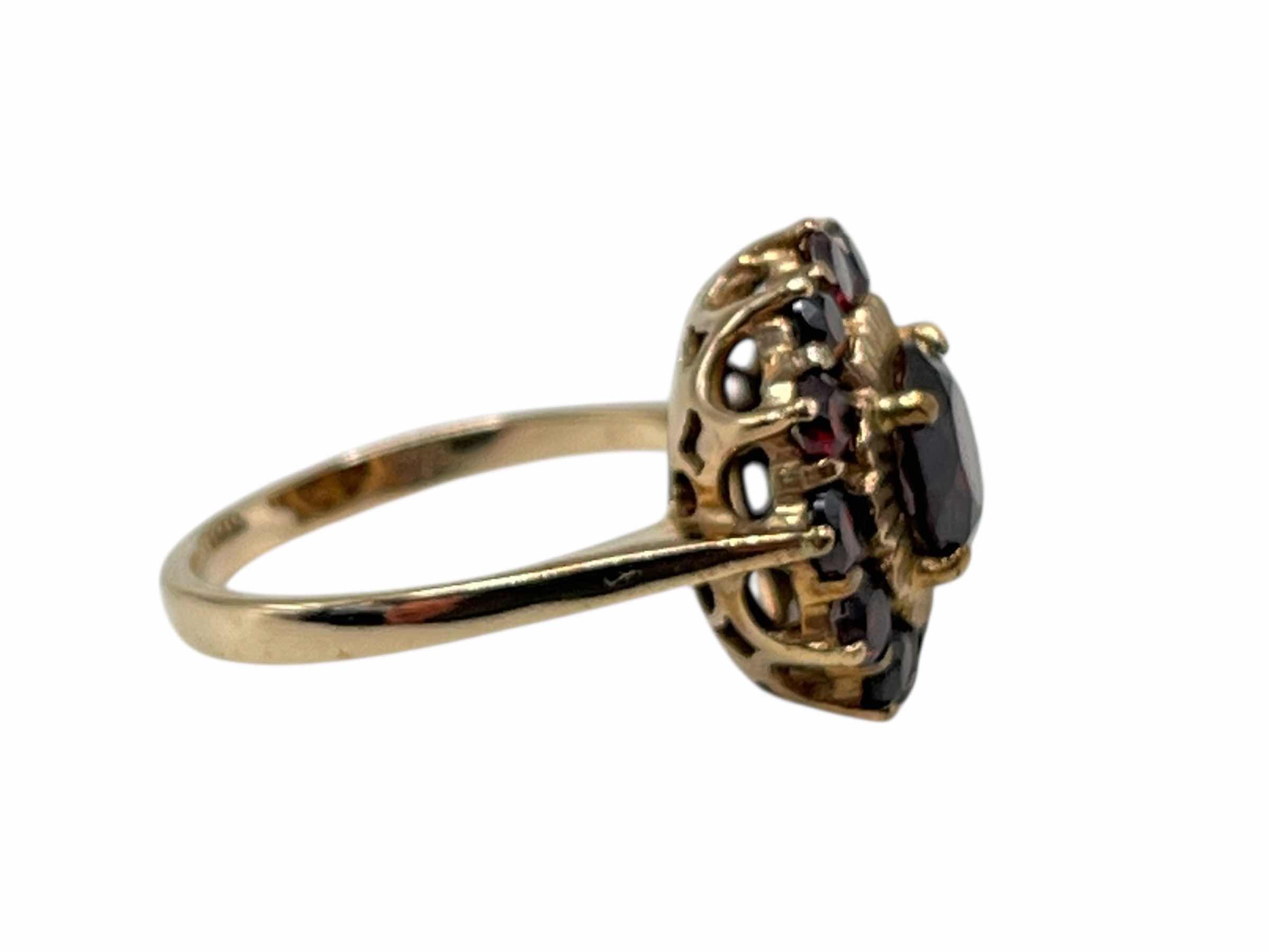 Photo 1 of GARNET 0.6” GEM CLUSTER 8K GOLD RING APPROX SIZE-8.75”-9.25” 333 STAMPED W RING BOX