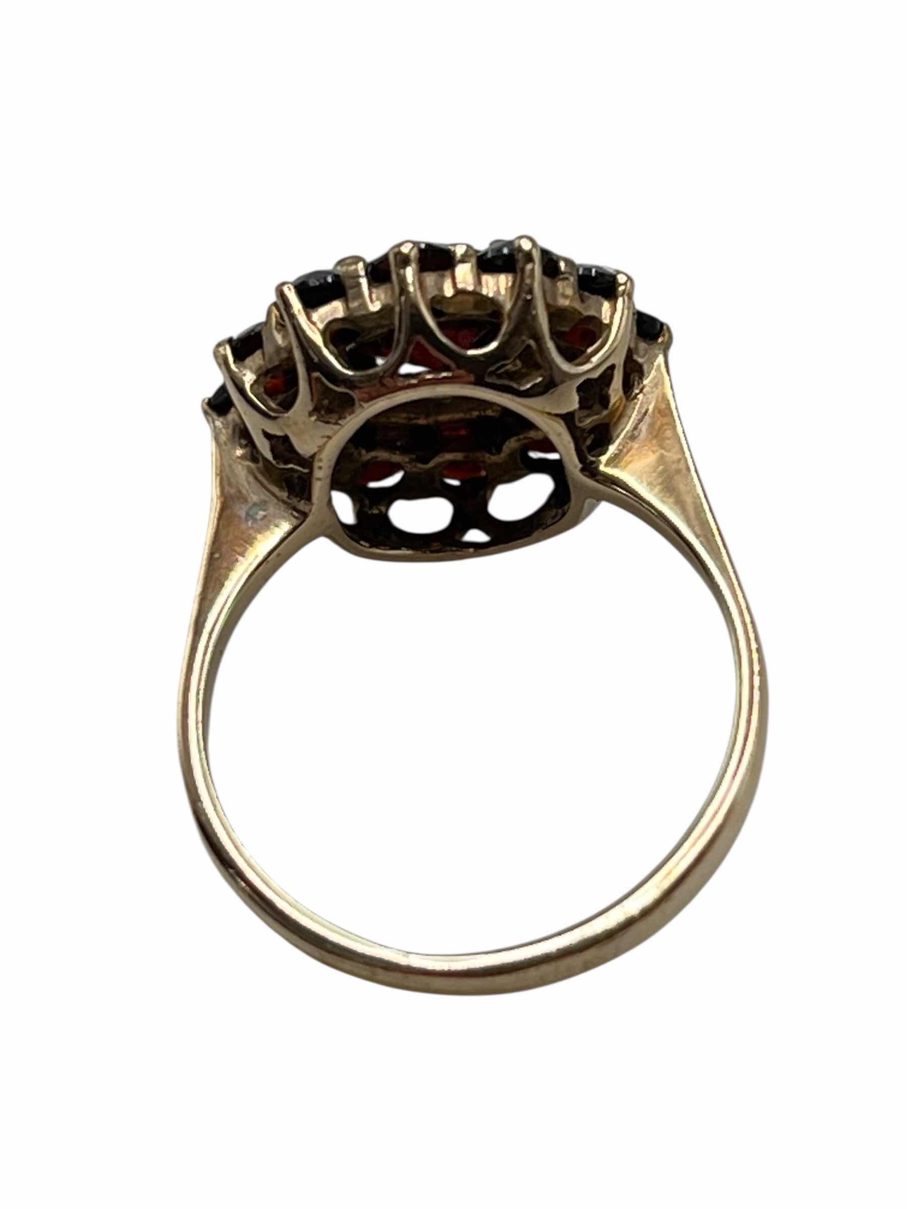 Photo 1 of GARNET 0.6” GEM CLUSTER 8K GOLD RING APPROX SIZE-8.75”-9.25” 333 STAMPED W RING BOX