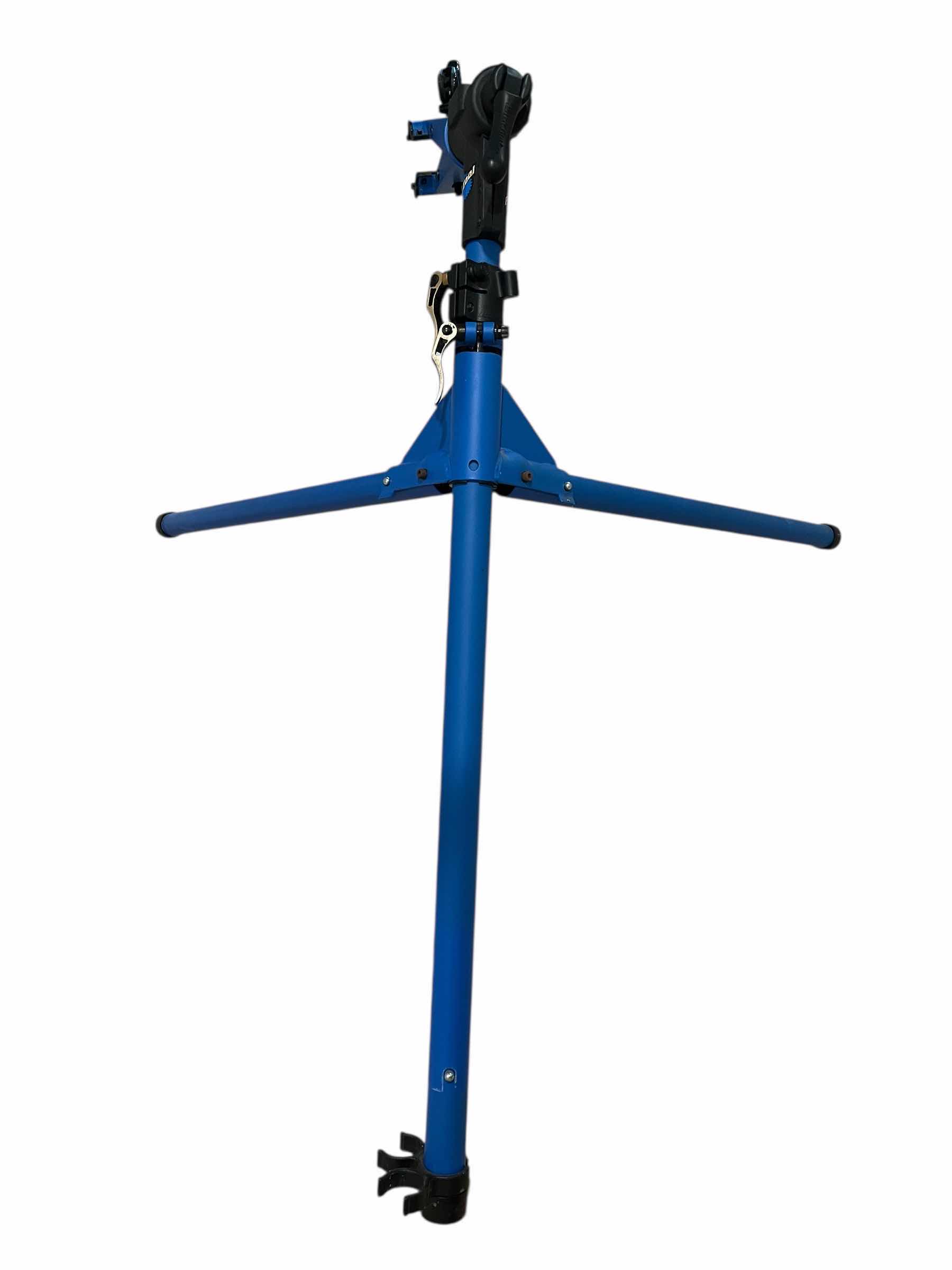 Photo 1 of PARKTOOL HOME MECHANIC BICYCLE REPAIR STAND PCS-10