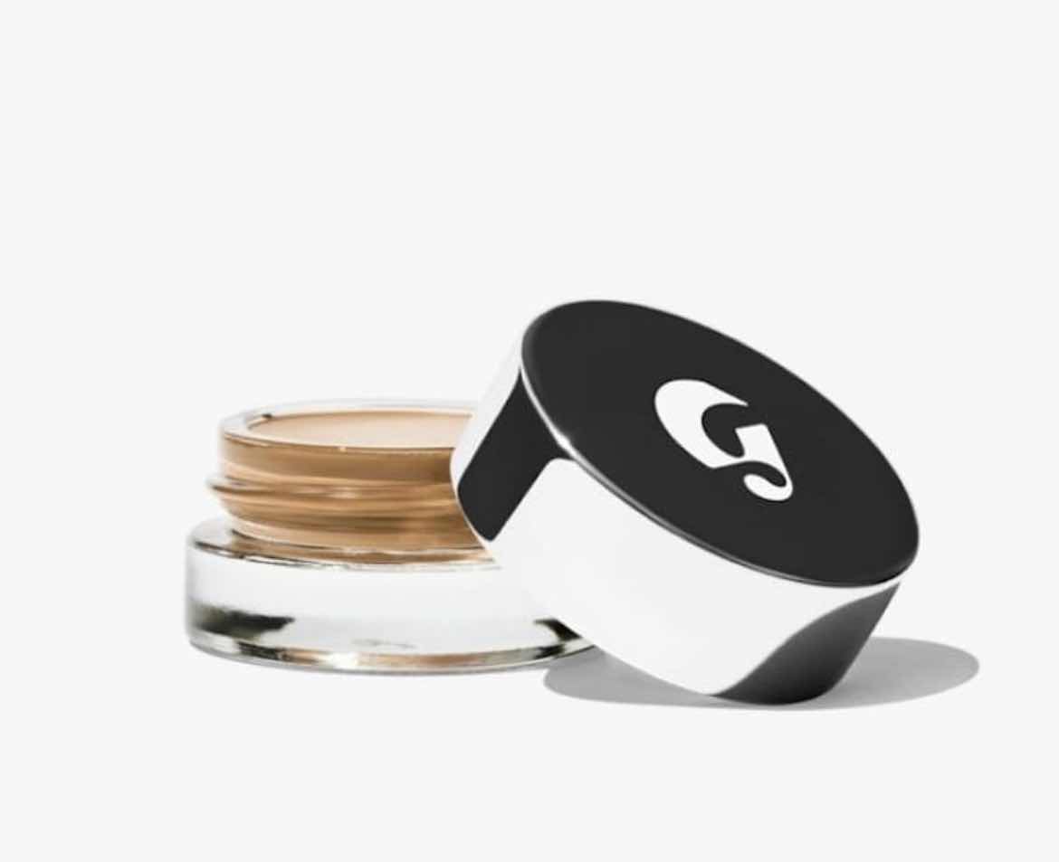 Photo 1 of NEW GLOSSIER STRETCH BALM CONCEALER MEDIUM 4 COLOR/SHADE 4.8G/0.17OZ