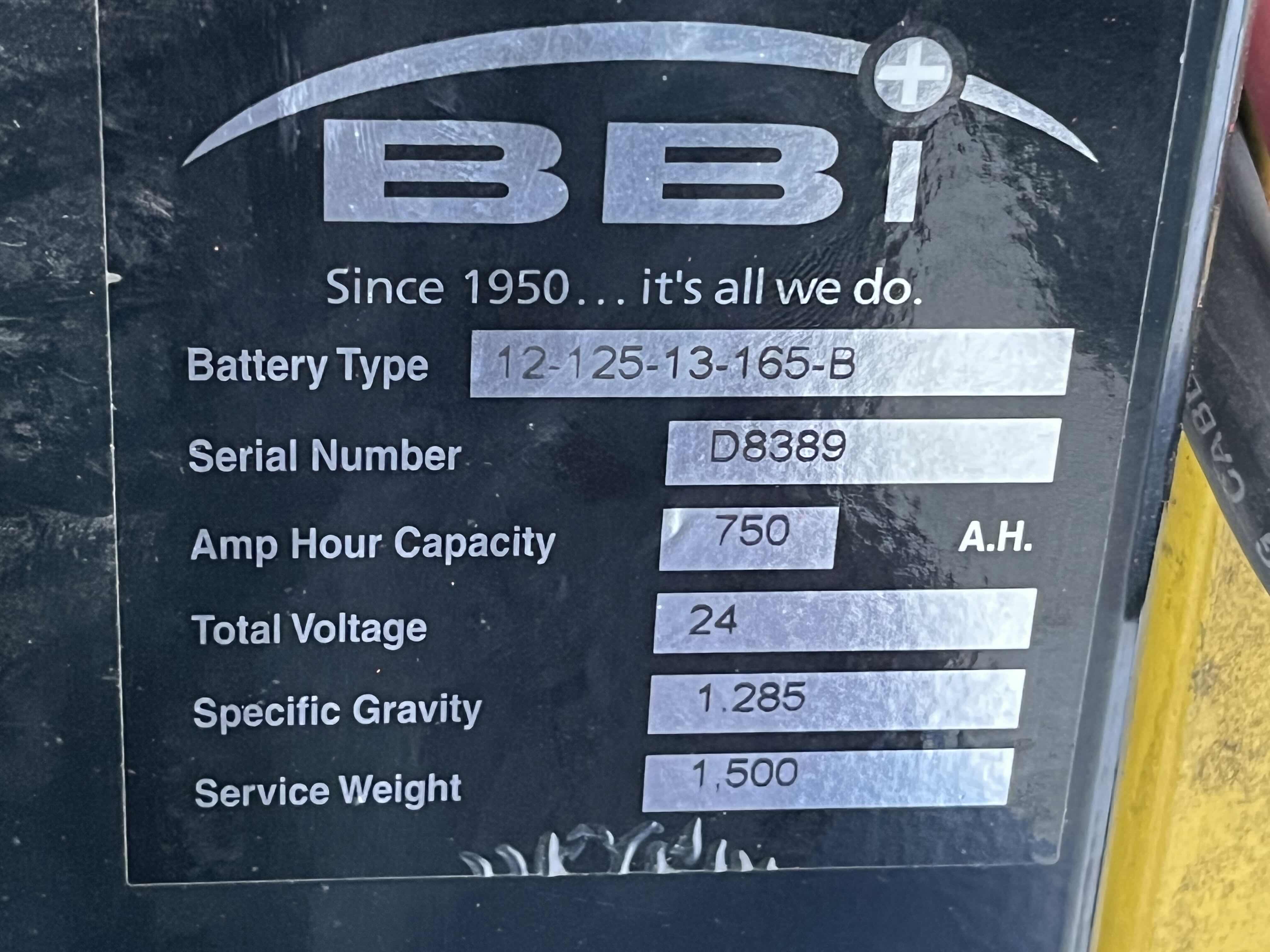 Photo 1 of HYSTER ELECTRIC LIFT TRUCK FORKLIFT PICKER N30 YR1995 W EXIDE LOADHOG 240V CHARGER LH1-12-850 (READ NOTES)