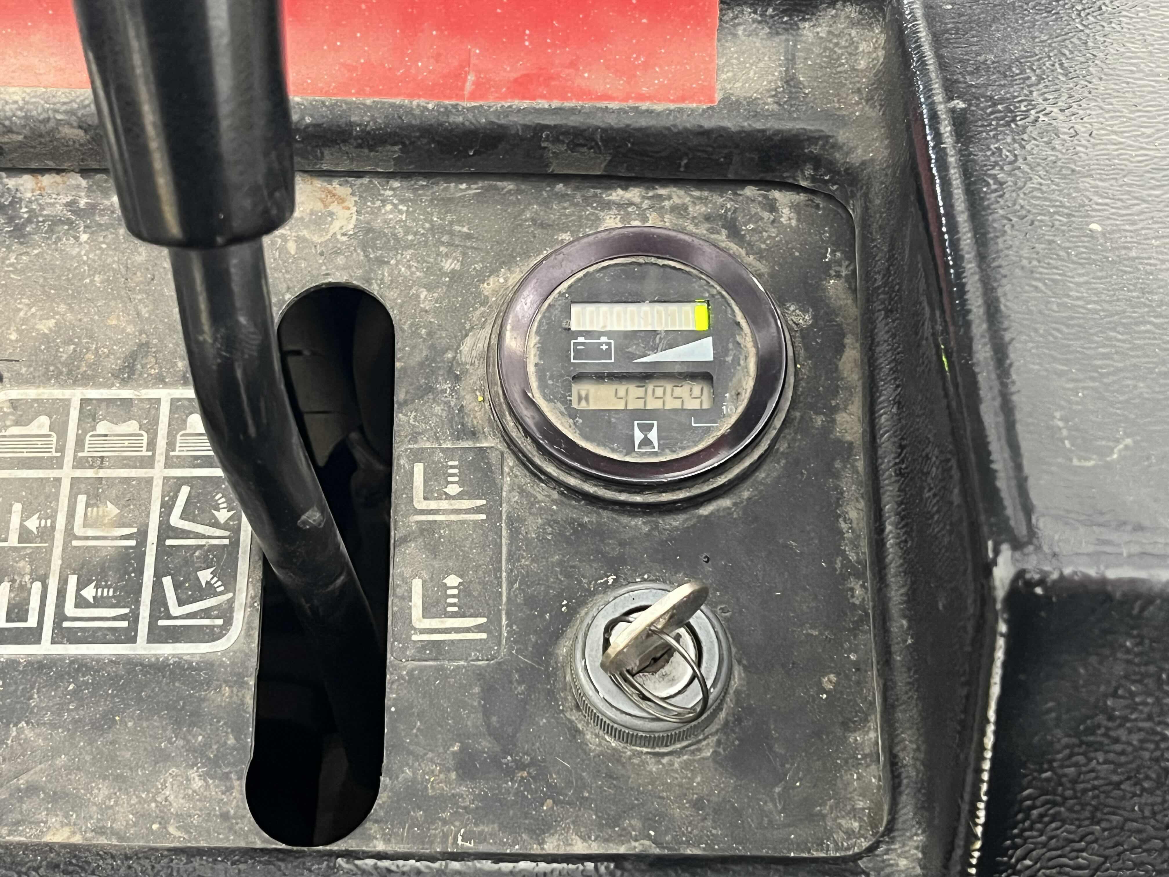 Photo 1 of HYSTER ELECTRIC LIFT TRUCK FORKLIFT PICKER N30 YR1995 W EXIDE LOADHOG 240V CHARGER LH1-12-850 (READ NOTES)