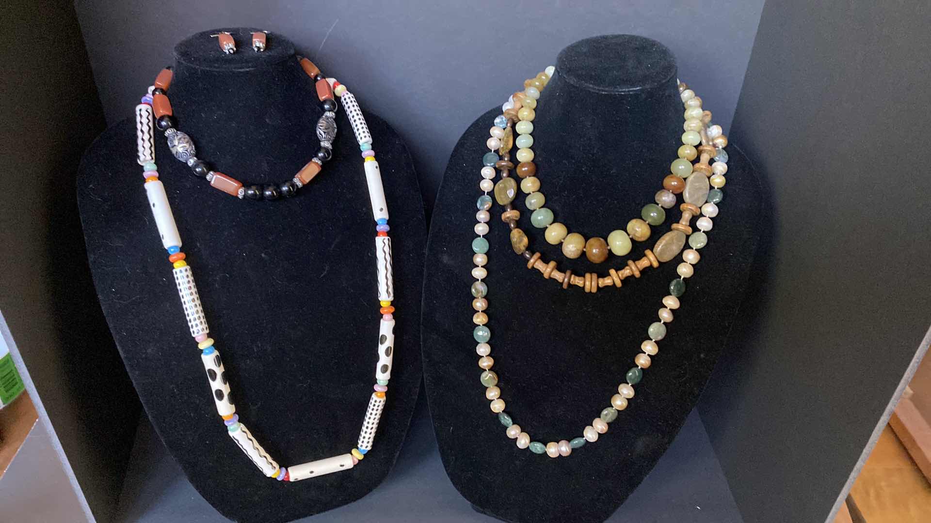 Photo 1 of COSTUME JEWELRY 5 NECKLACES 1 EARRING