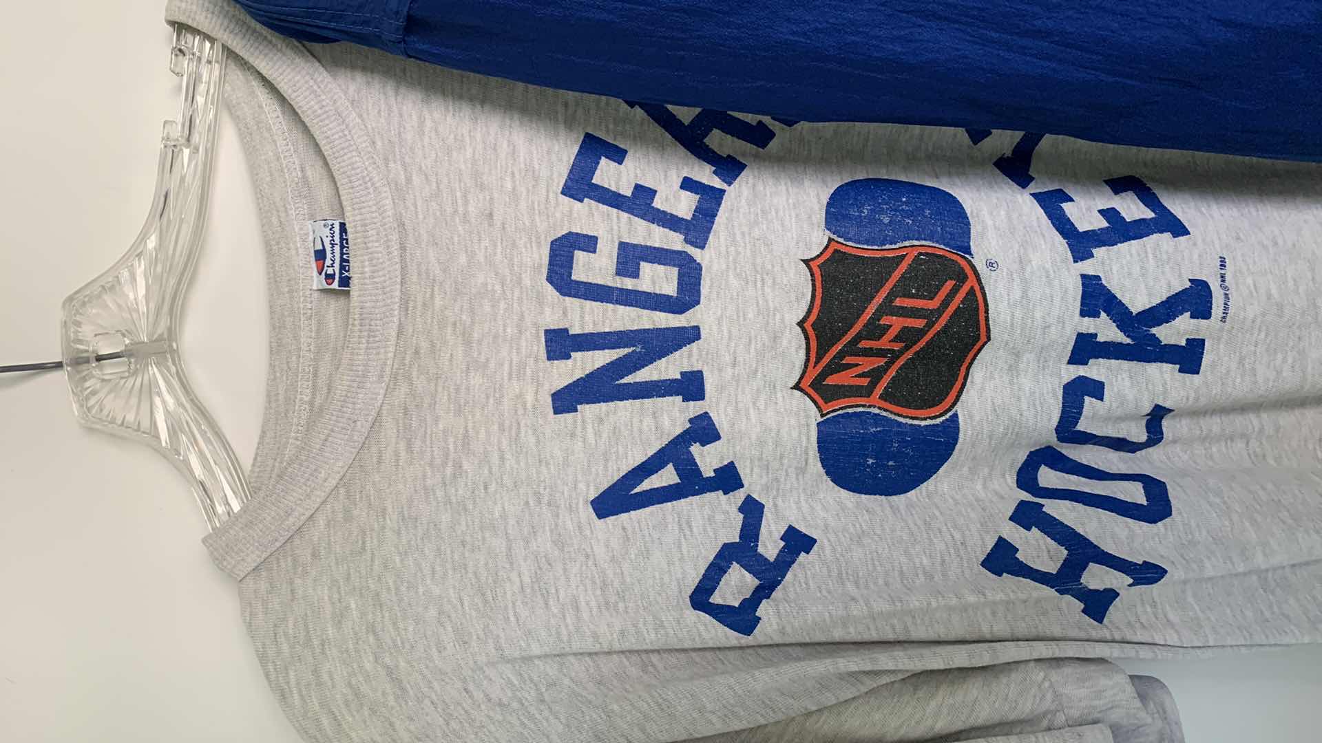 Photo 3 of STARTER NEW YORK RANGERS PULL OVER XL AND TSHIRT