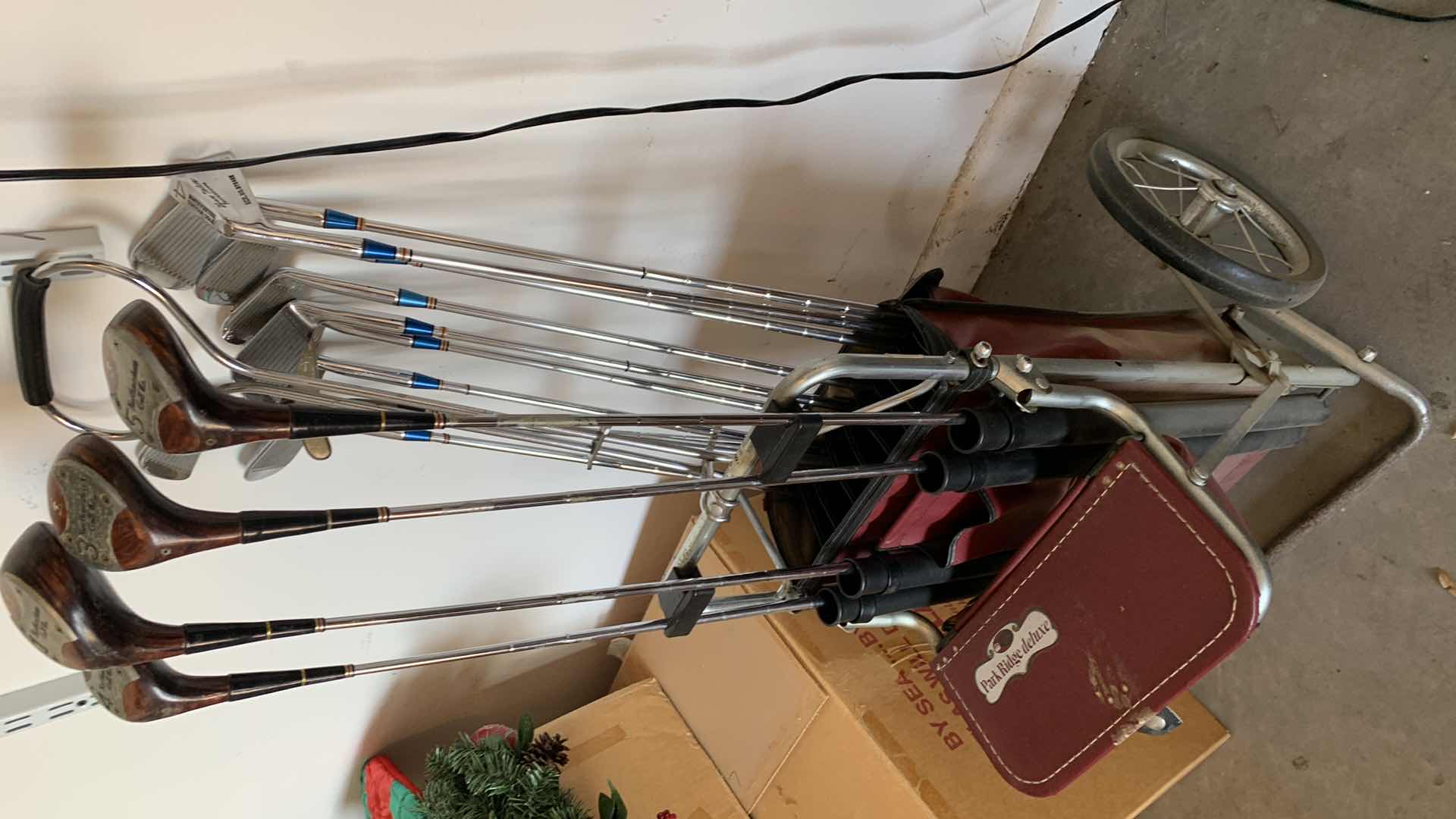 Photo 1 of WOMENS VINTAGE PARK RIDGE DELUXE GOLF BAG AND NORTHWESTERN CLUBS