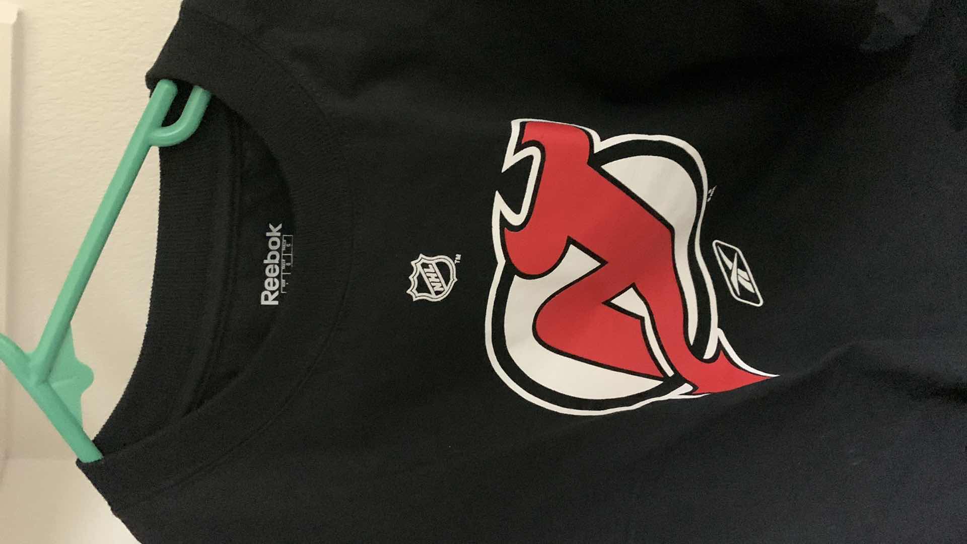 Photo 3 of NHL HOCKEY NEW JERSEY DEVILS MENS LARGE REEBOK JACKET AND TSHIRTS