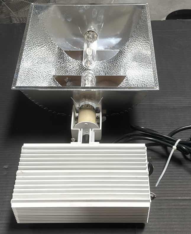 Photo 1 of NANOLUX CERAMIC METAL HALIDE 277 VOLT COMPLETE 630 WATT