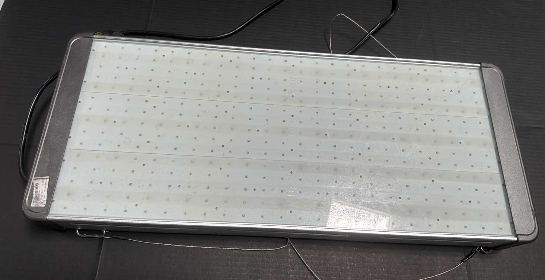 Photo 1 of MODEL OH-GL-024700 WATT LED GROW LIGHT 100-277 VOLT