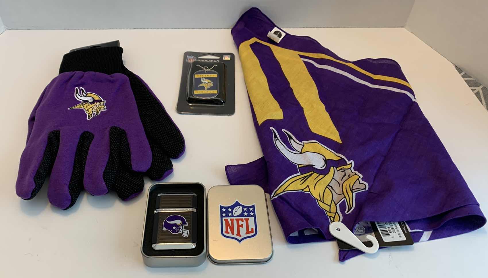 Photo 1 of NFL FOOTBALL MINNESOTA VIKINGS TEAM GEAR