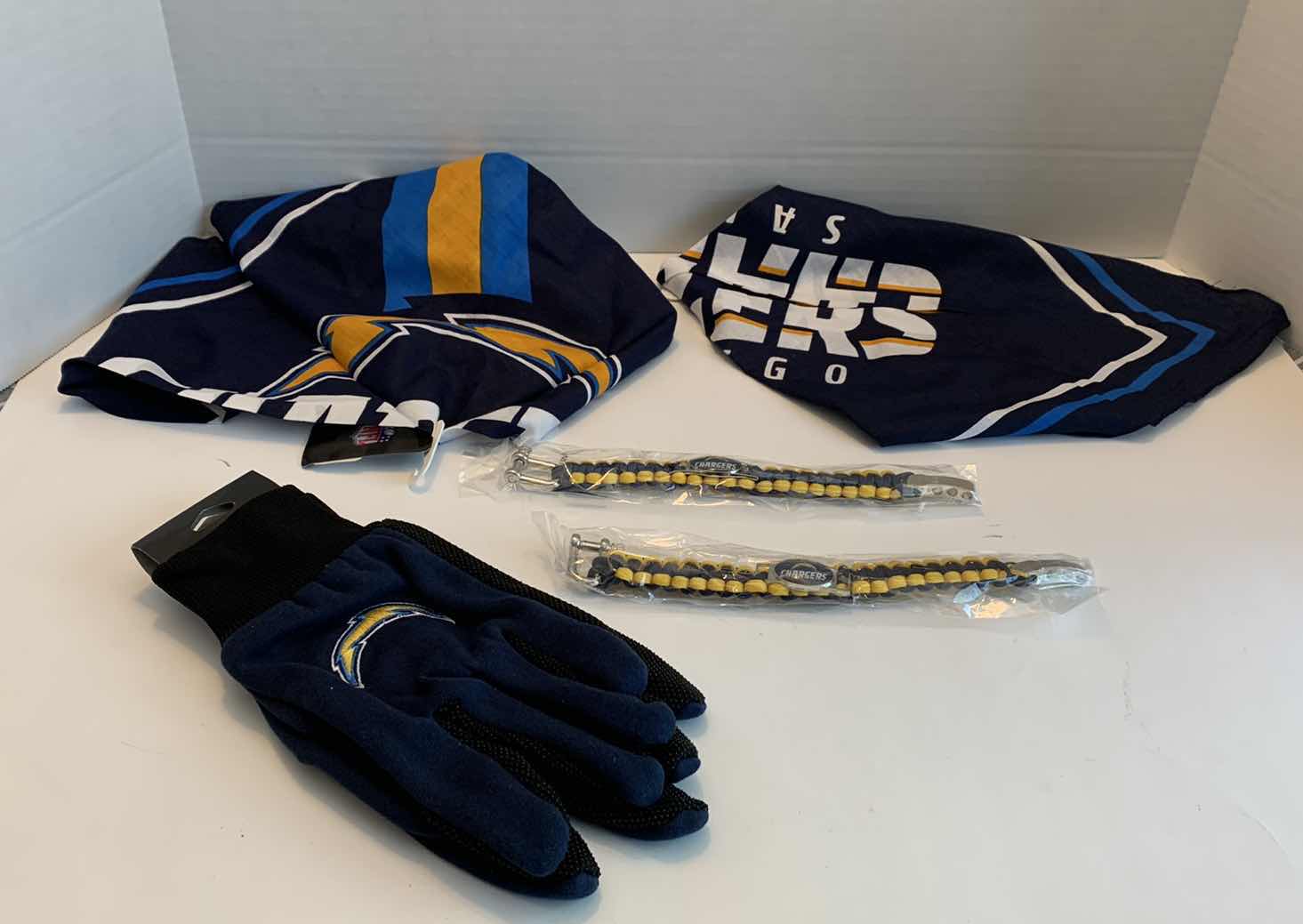 Photo 1 of NFL FOOTBALL DAN DIEGO CHARGERS TEAM GEAR