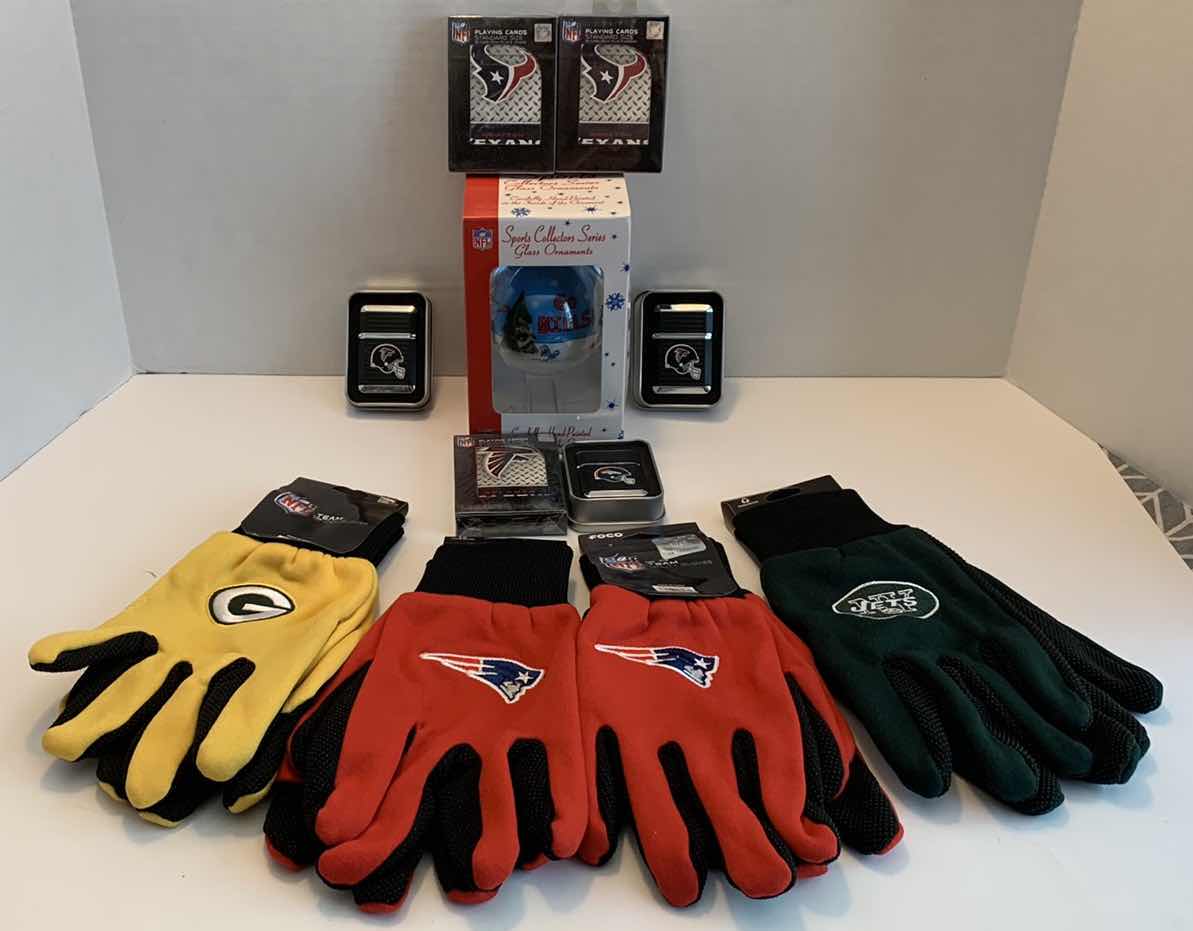 Photo 1 of NFL FOOTBALL TEAM GEAR