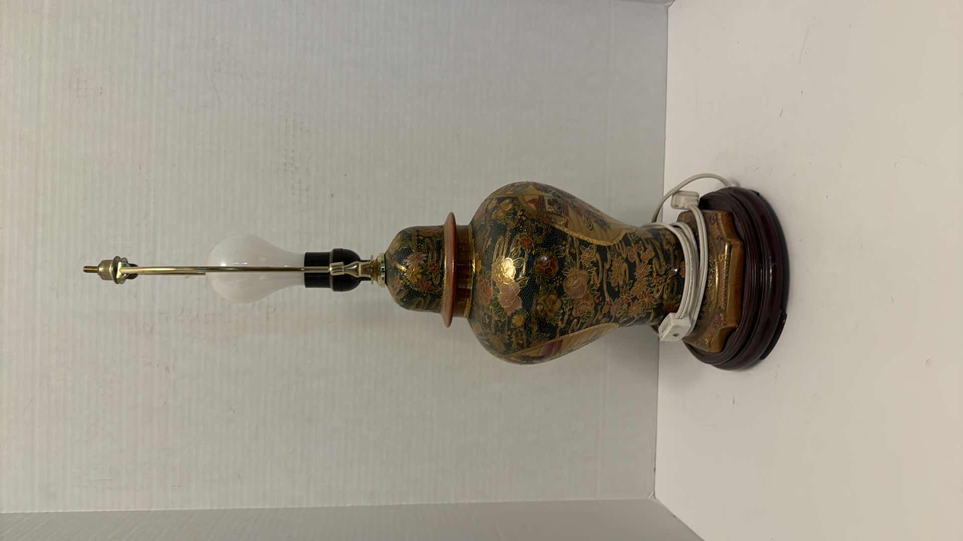 Photo 1 of JAPANESE LANDSCAPE PATTERN LAMP 