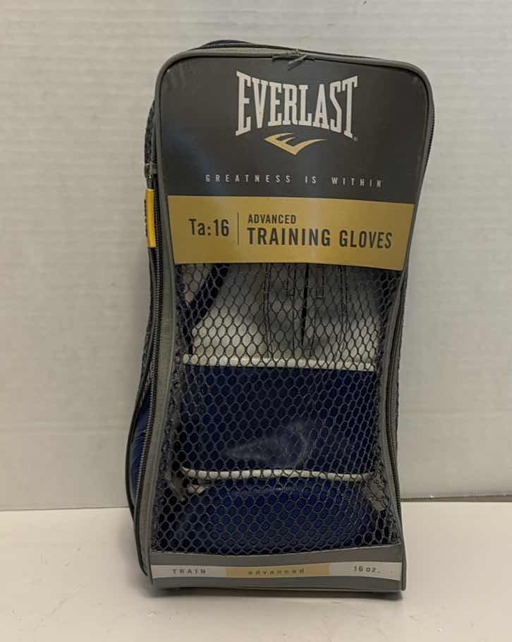 Photo 1 of EVERLAST ADVANCED TRAINING GLOVES