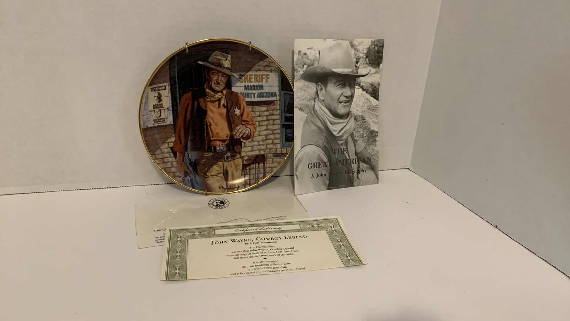 Photo 1 of JOHN WAYNE “COWBOY LEGEND” FRANKLIN MINT COLLECTORS PLATE