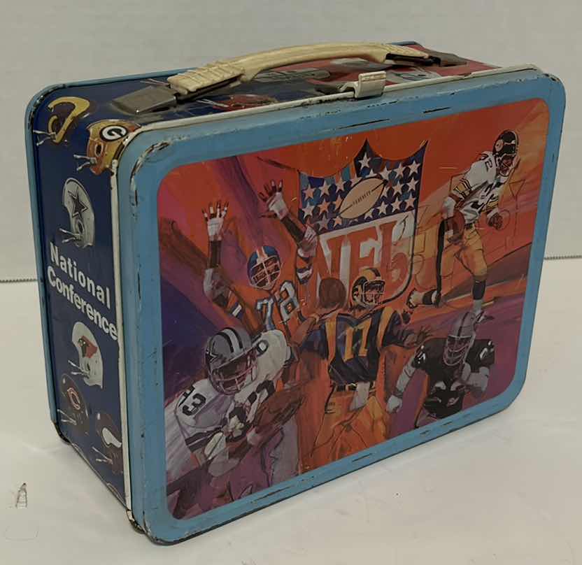 Photo 1 of 1978 NFL FOOTBALL METAL LUNCHBOX COLLECTABLE WITHOUT THERMOS