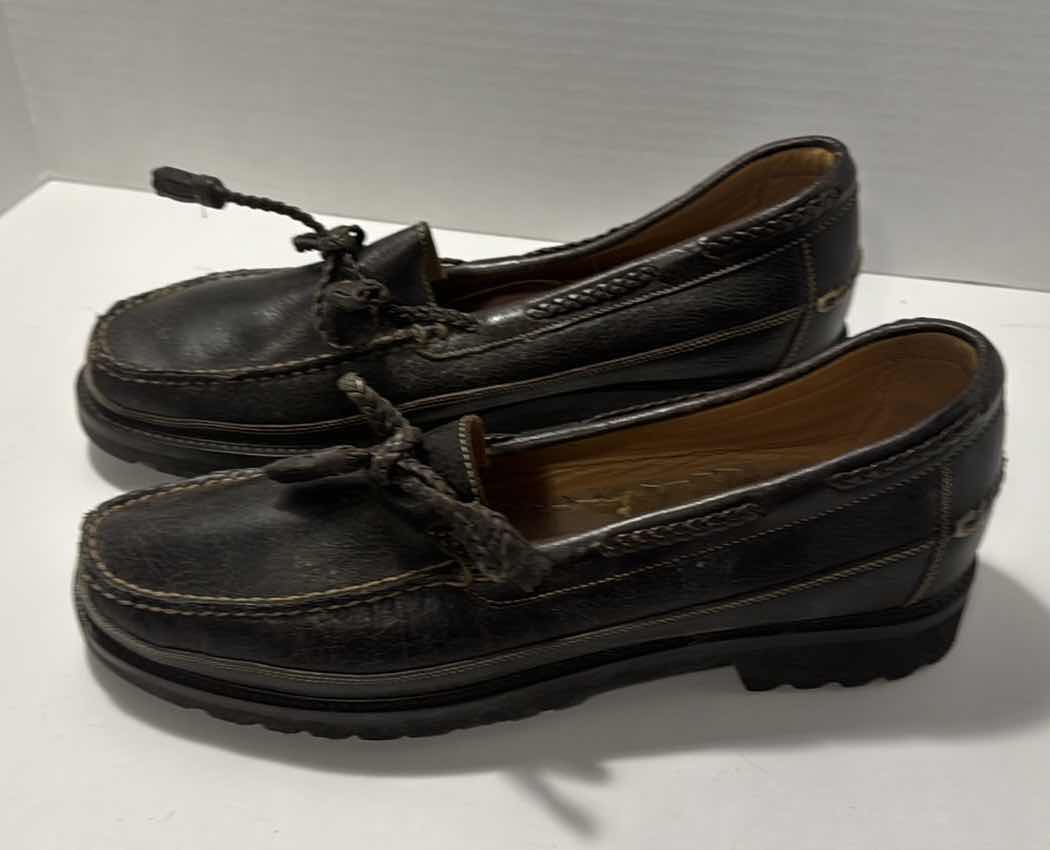 Photo 1 of MENS SIZE 12 LEATHER LOAFER