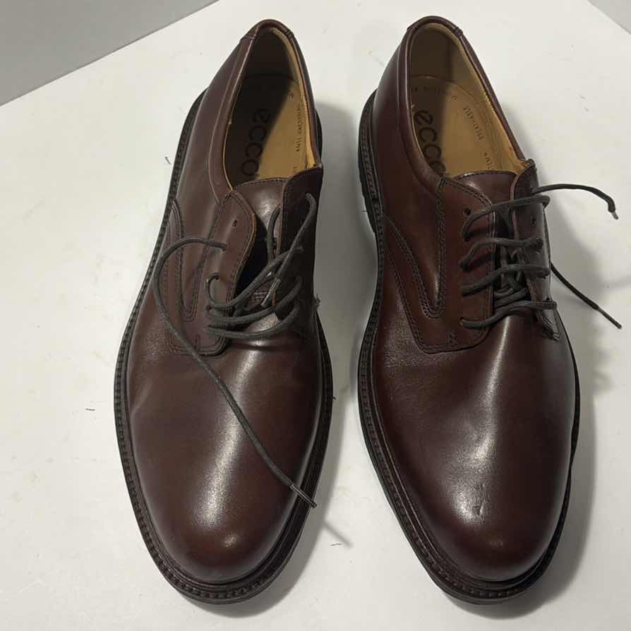 Photo 3 of MENS SIZE 13