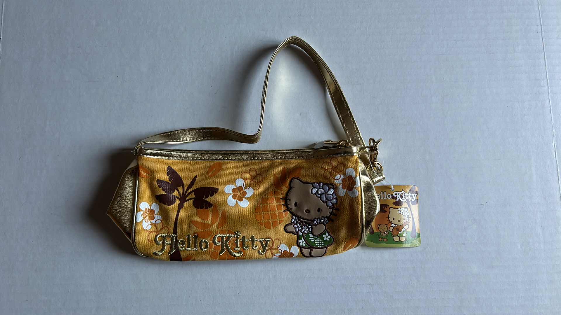 Photo 1 of YELLOW HAWAIIAN THEMED HELLO KITTY BAG