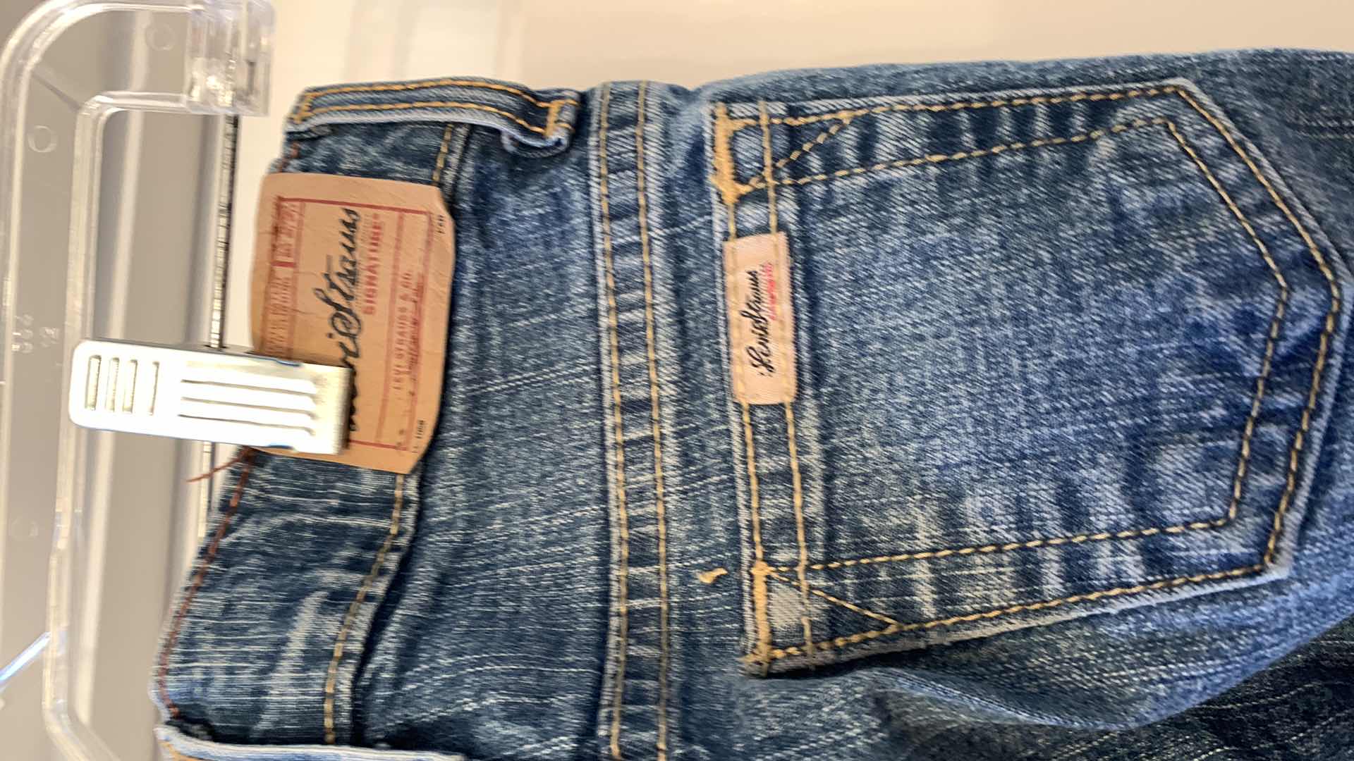 Photo 3 of GIRLS JEANS LEVI’S AND WRANGLER SIZE