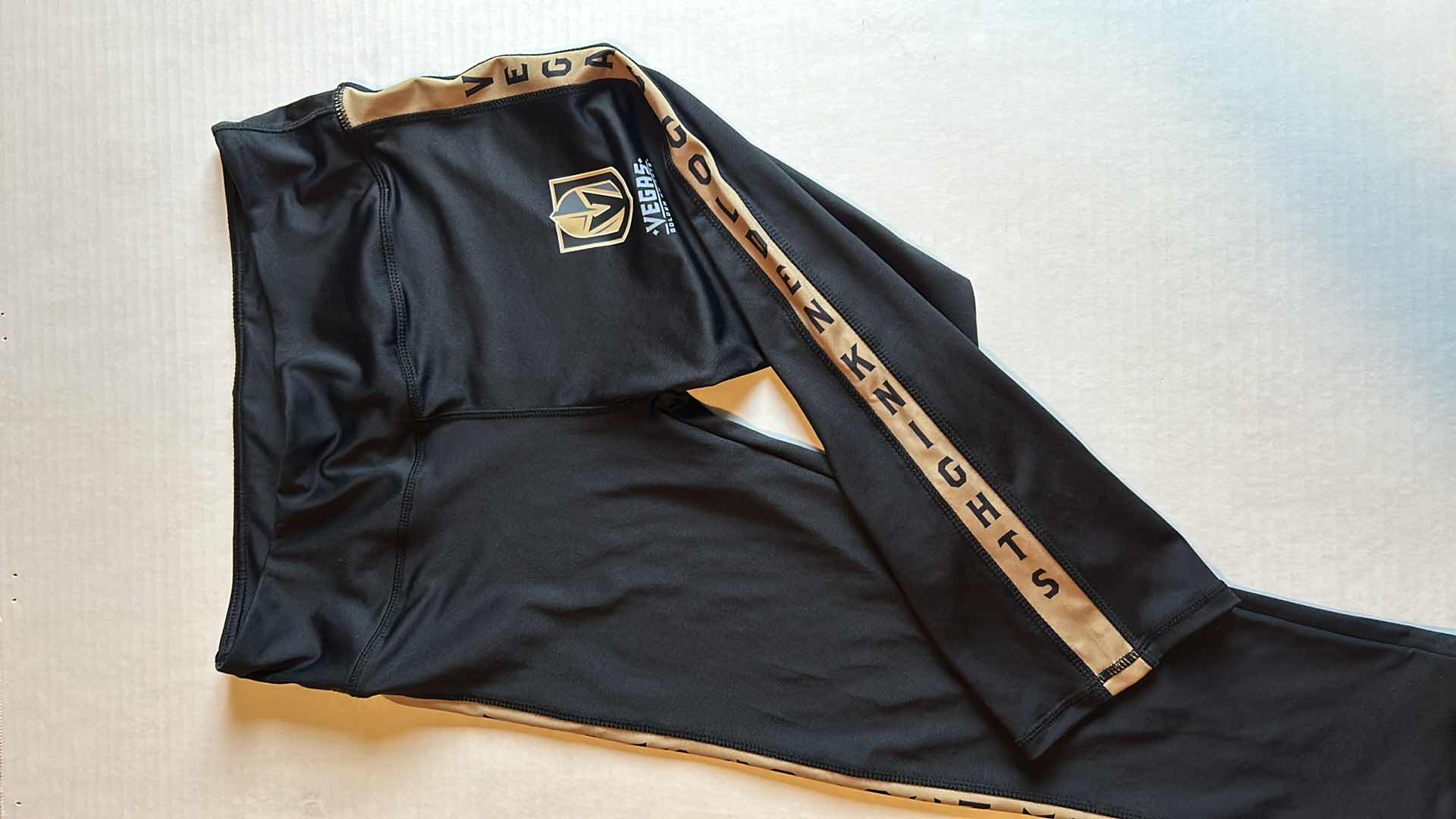 Photo 1 of LV GOLDEN KNIGHTS NHL ACTIVEWEAR SIZE M