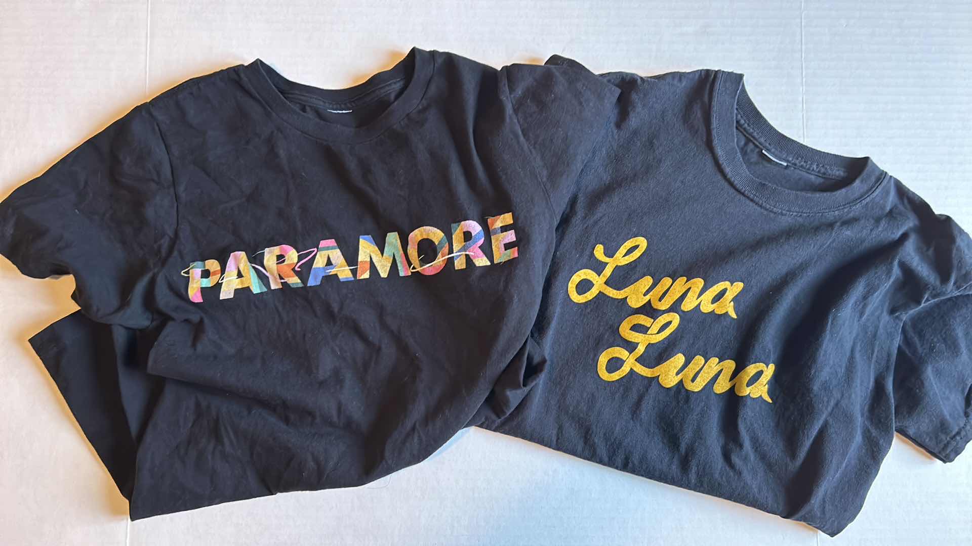 Photo 1 of SET OF BAND TEES SIZE M PARAMORE AND LUNA LUNA