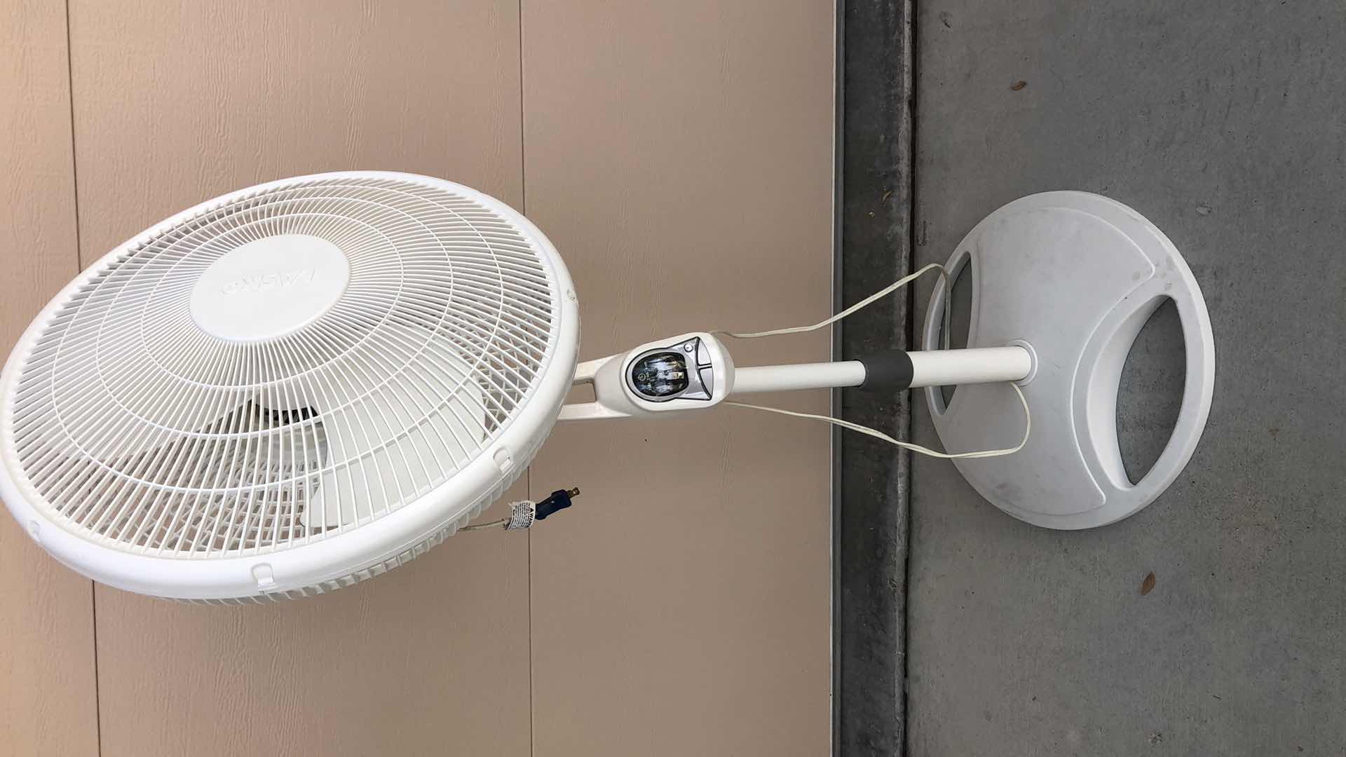 Photo 1 of LASKO 18” FAN