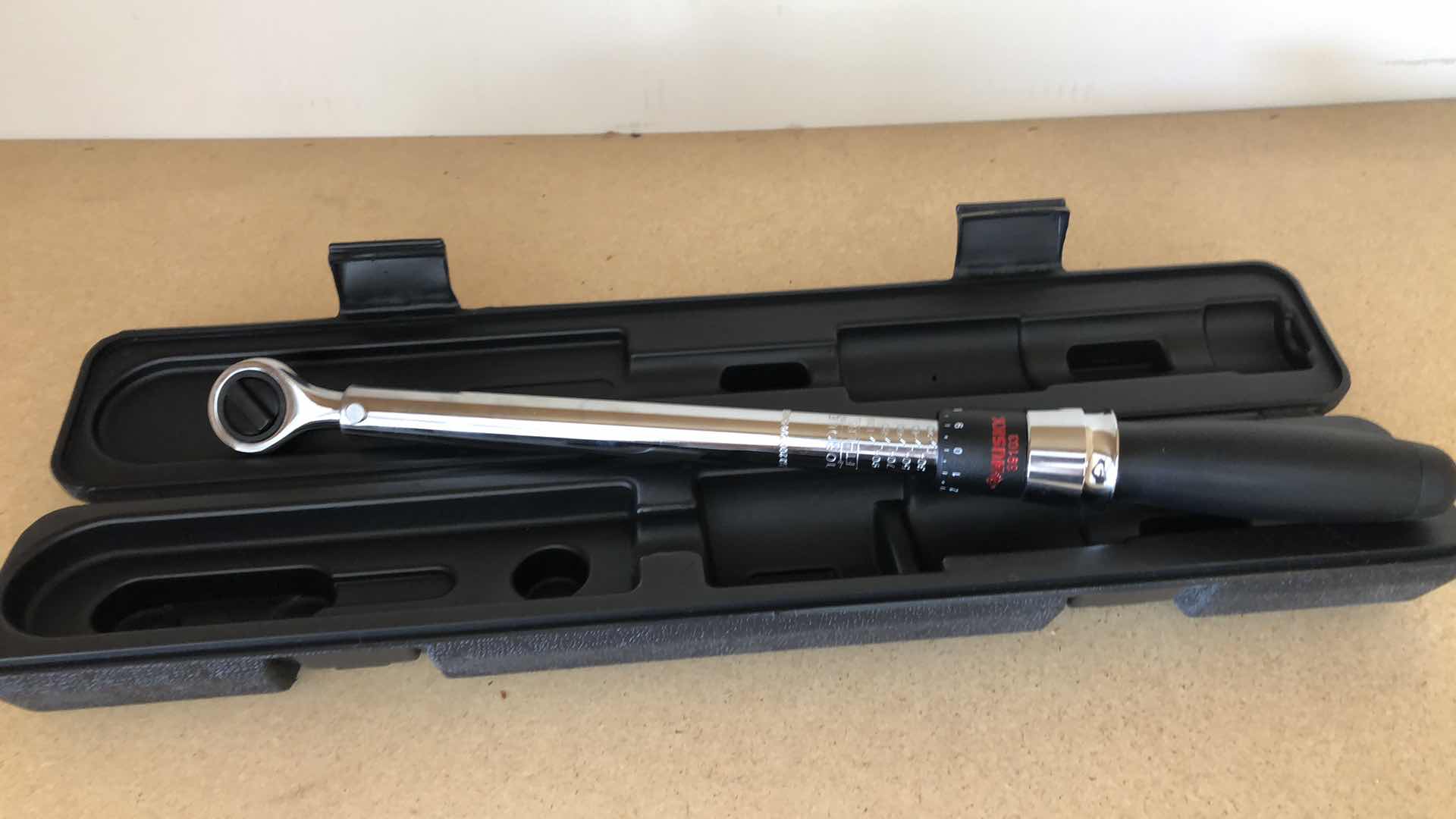 Photo 1 of HUSKY PRO TORQUE WRENCH MODEL 39103