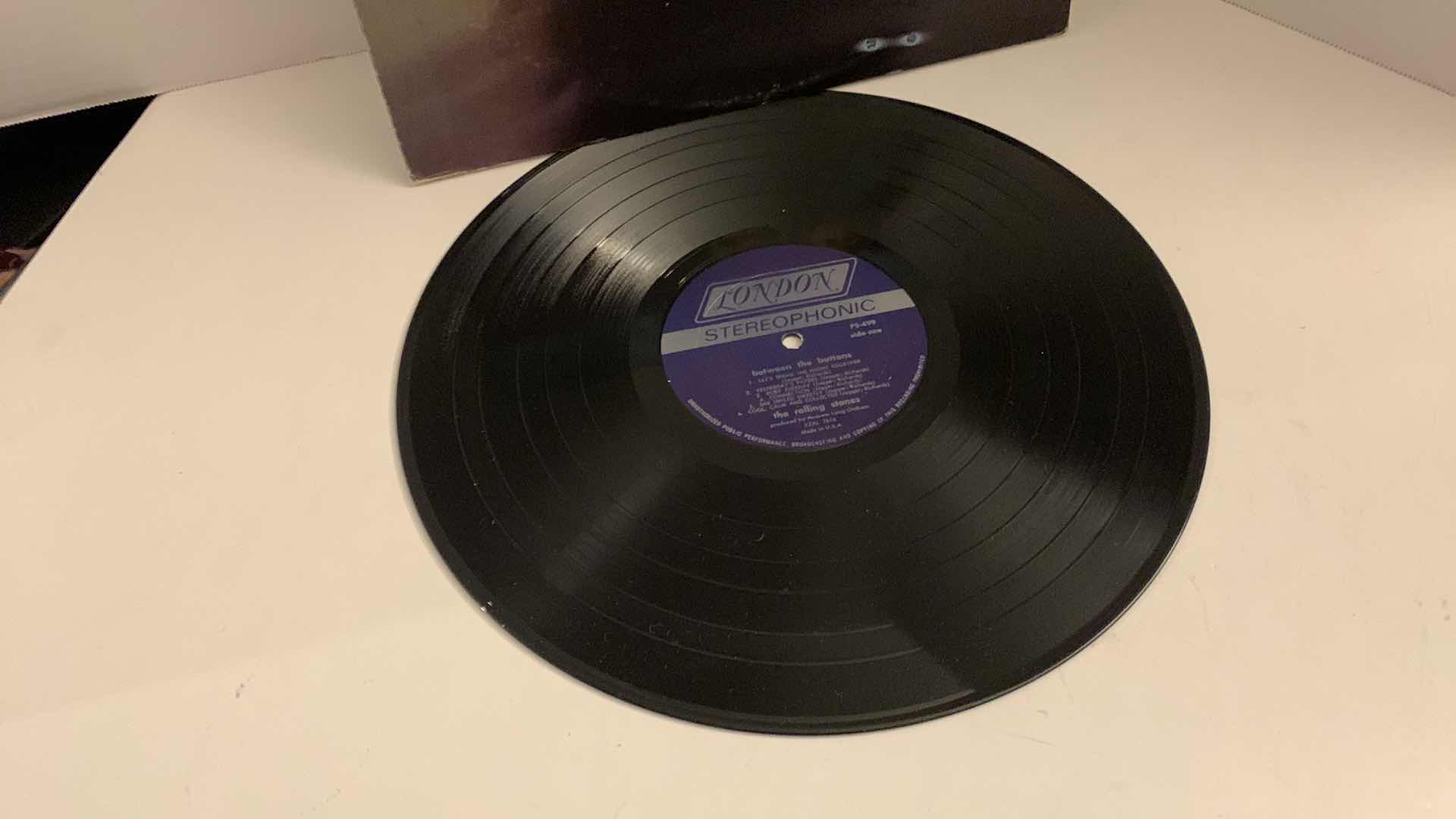 Photo 2 of THE ROLLING STONES “BETWEEN THE BUTTONS” RECORD ALBUM LONDON PS 499