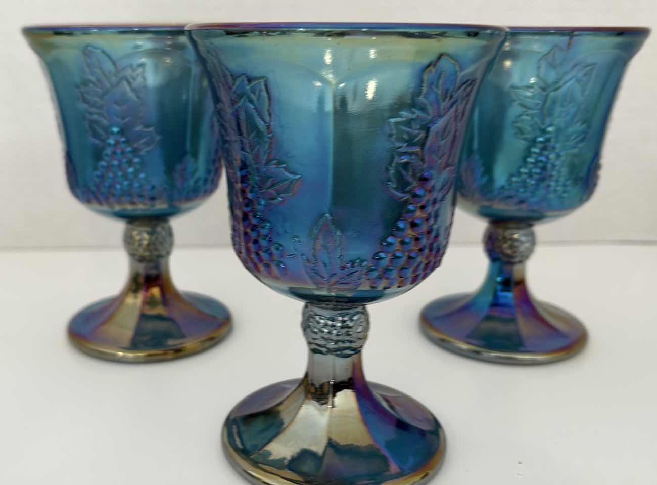 Photo 1 of (3)PCS VINTAGE INDIANA GLASS BLUE IRIDESCENT GOBLET H5.25”