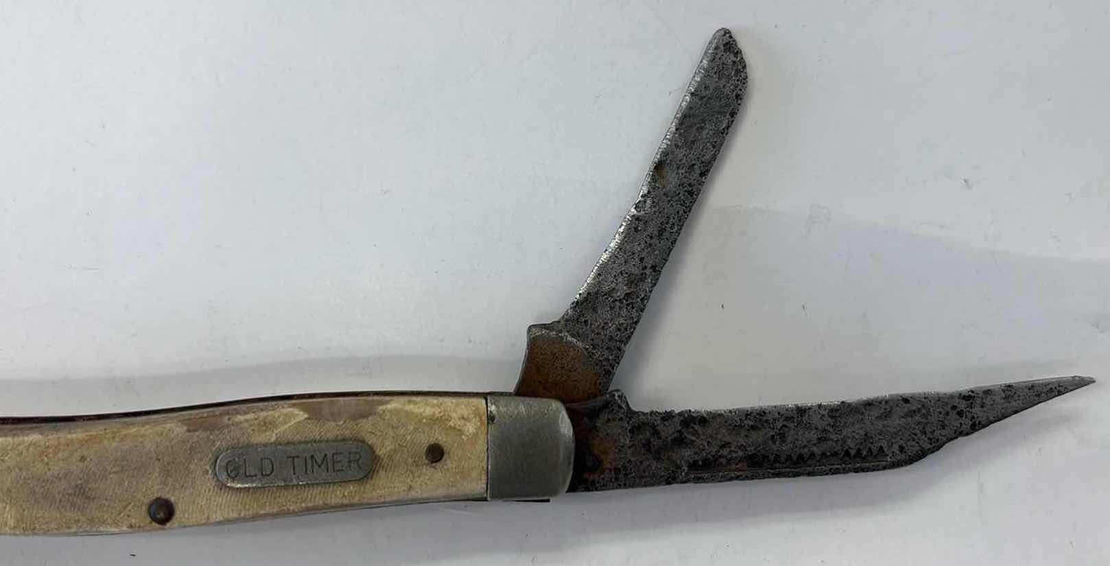 Photo 1 of $35 (2)PCS VINTAGE SCHRADE OLD TIMER3-BLADE POCKET KNIFE 5.75 AND SNAKE WHITTER KNIFE