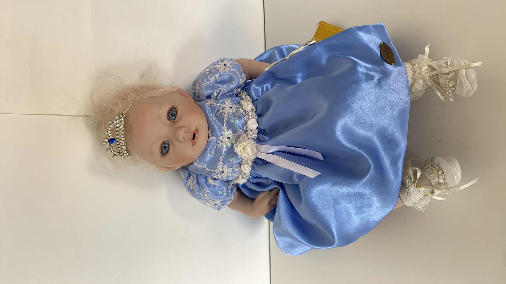 Photo 1 of VINTAGE SIGNATURE EDITION GLASS DOLL FROM ASHTON DRAKE GALLERIES