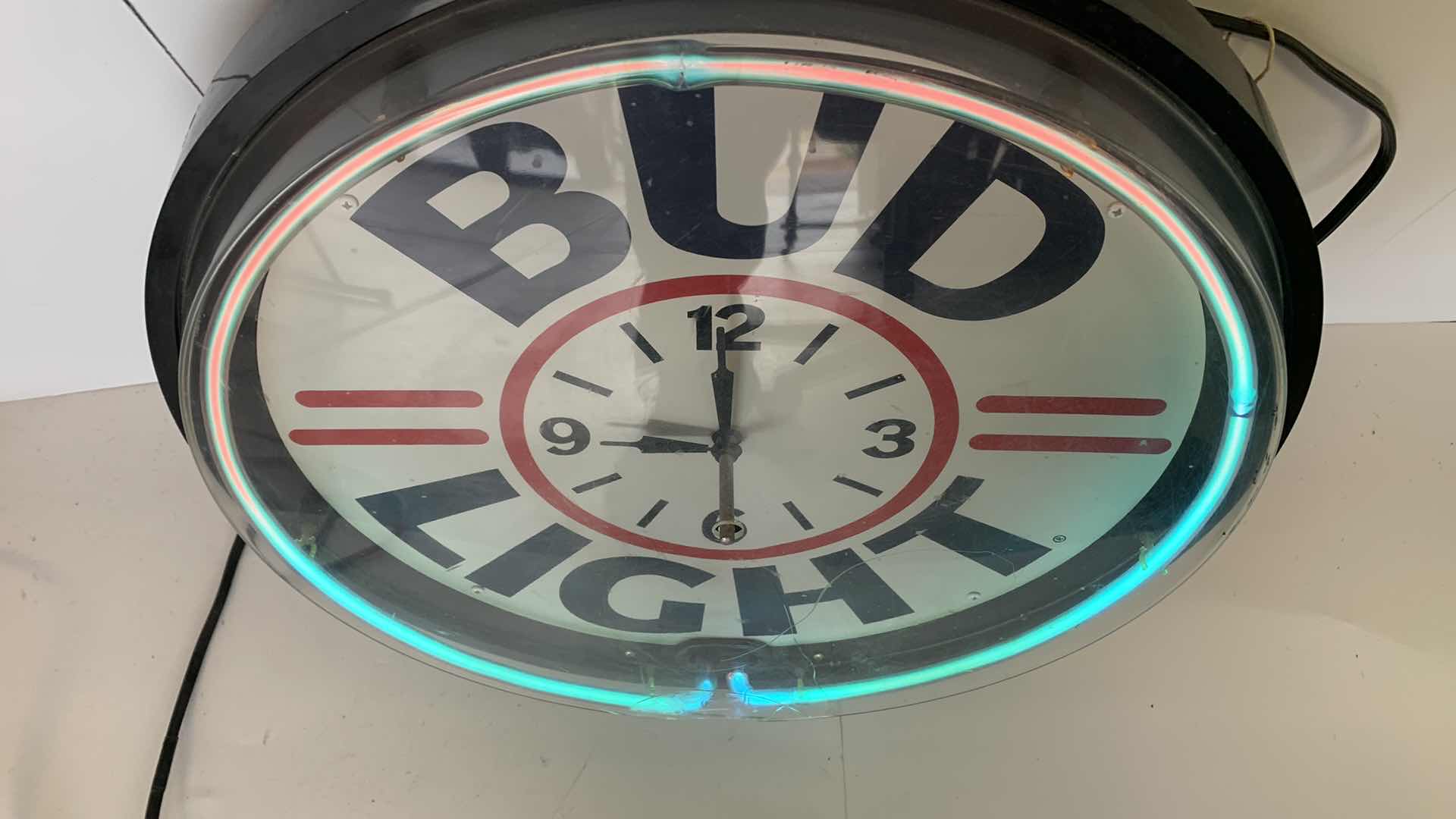 Photo 2 of BUD LIGHT NEON BAR LIGHT WITH CLOCK 19” CIRCUMFERENCE